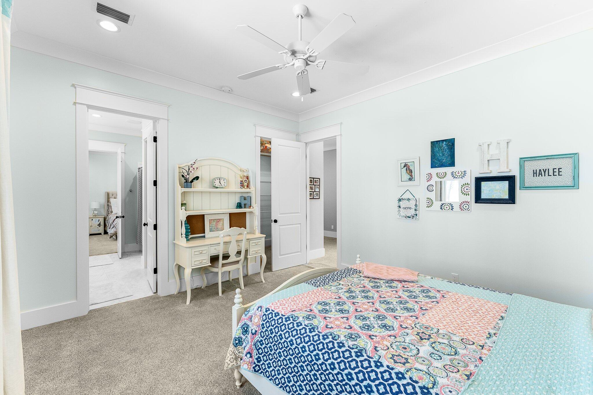 FLAMINGO BEACH - Residential