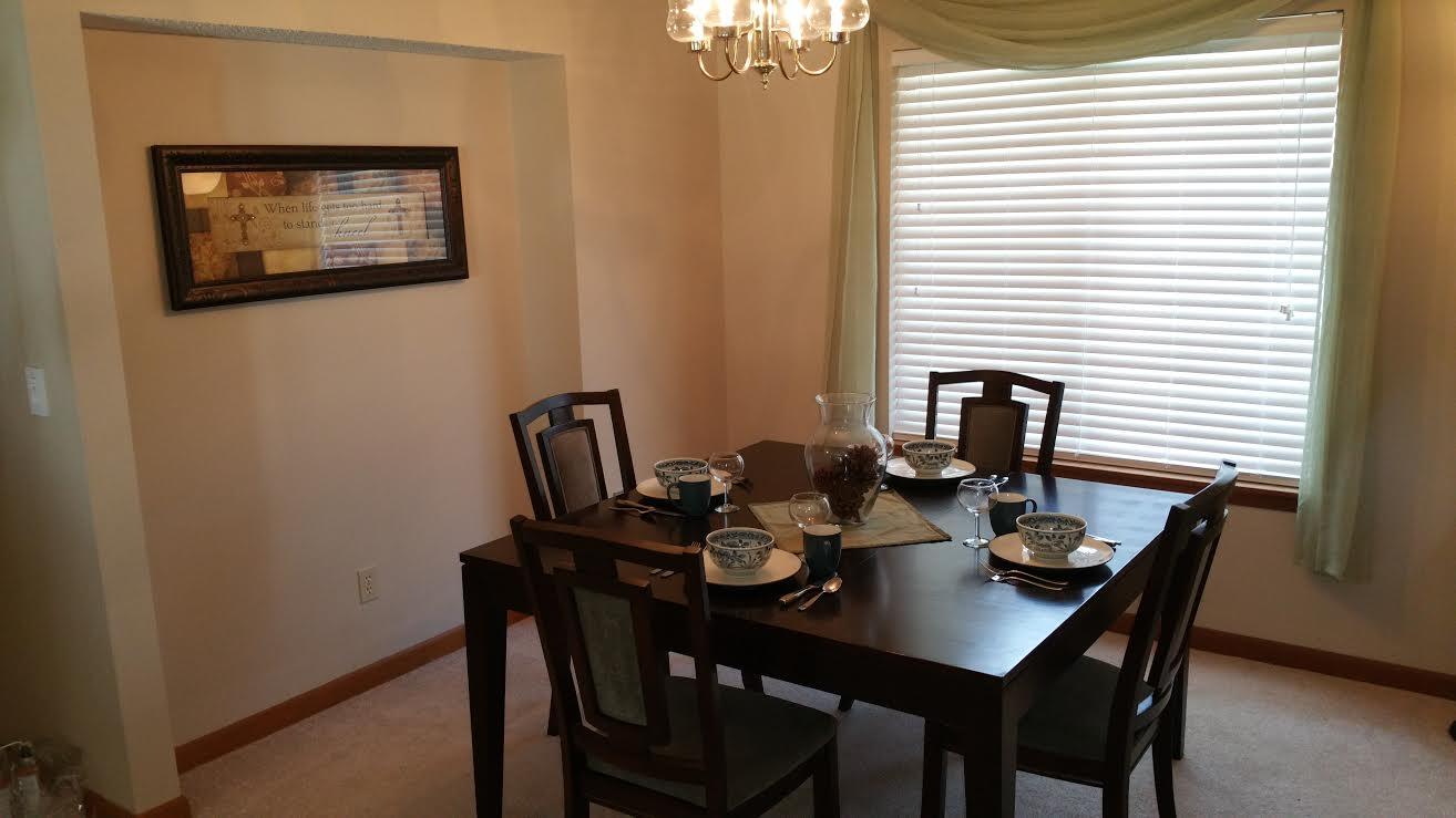 VALPARAISO PINECREST 5 - Residential Lease