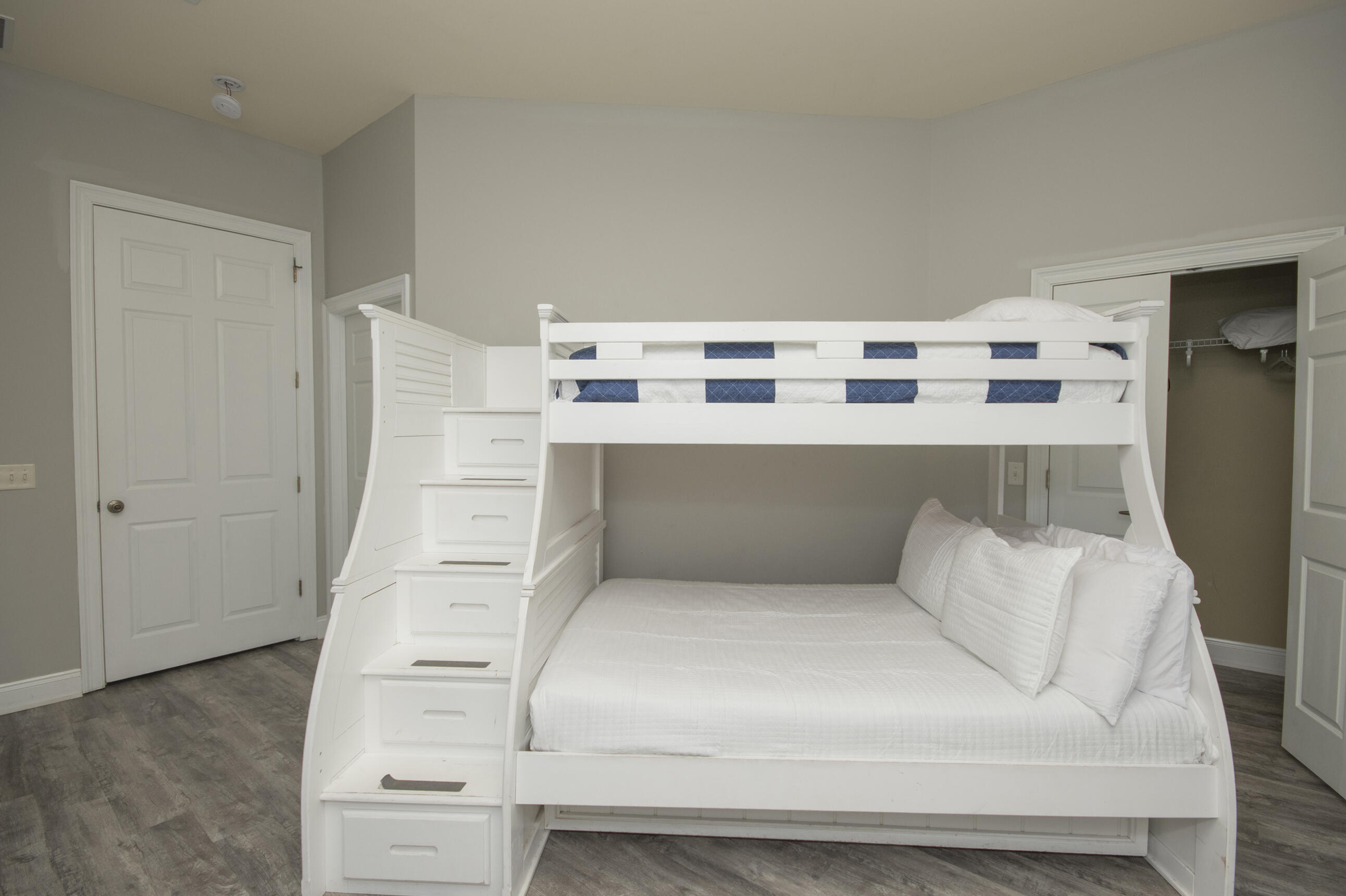 LA VALENCIA BEACH RESORT - Residential