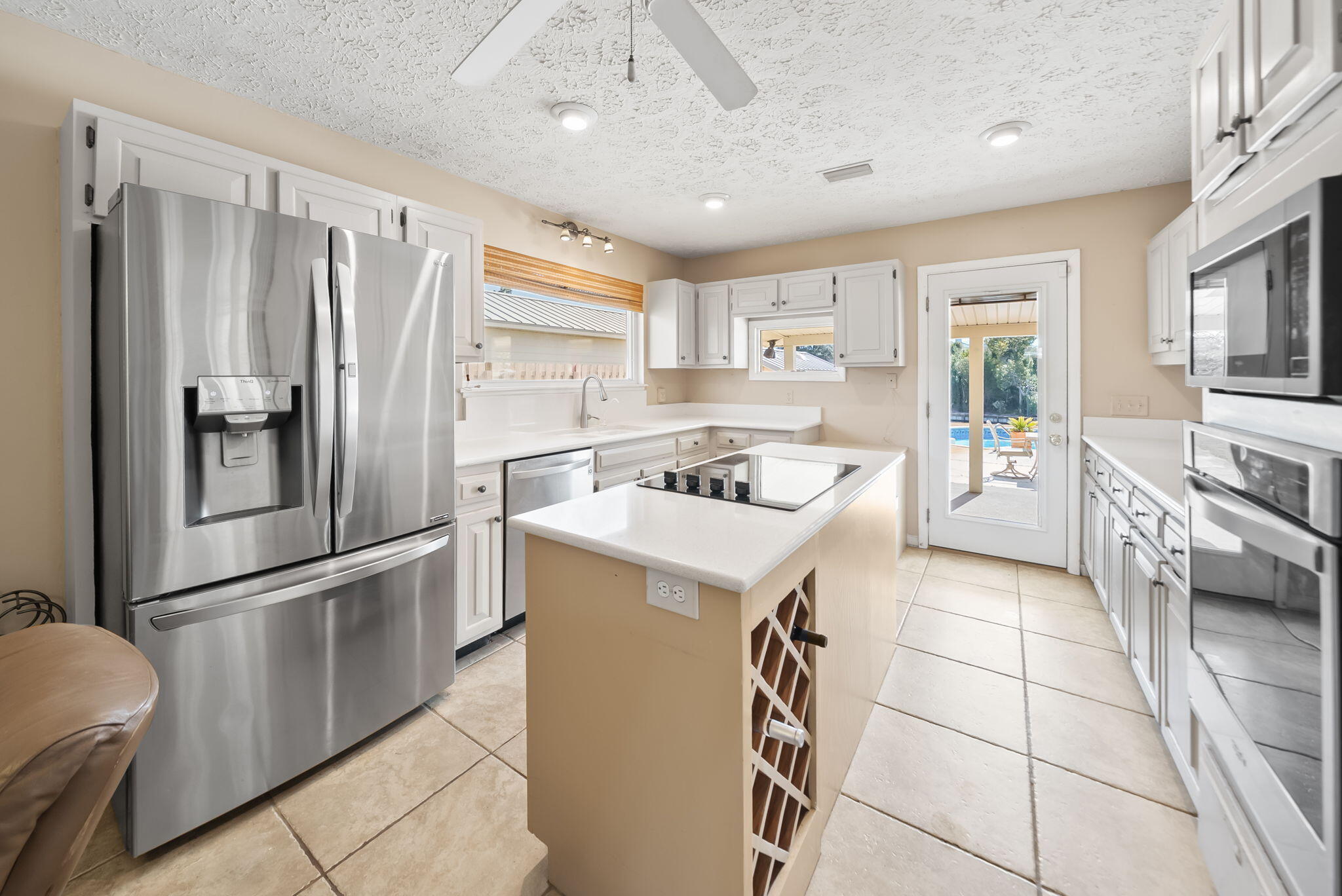 ISLAND VIEW ESTATES - Residential