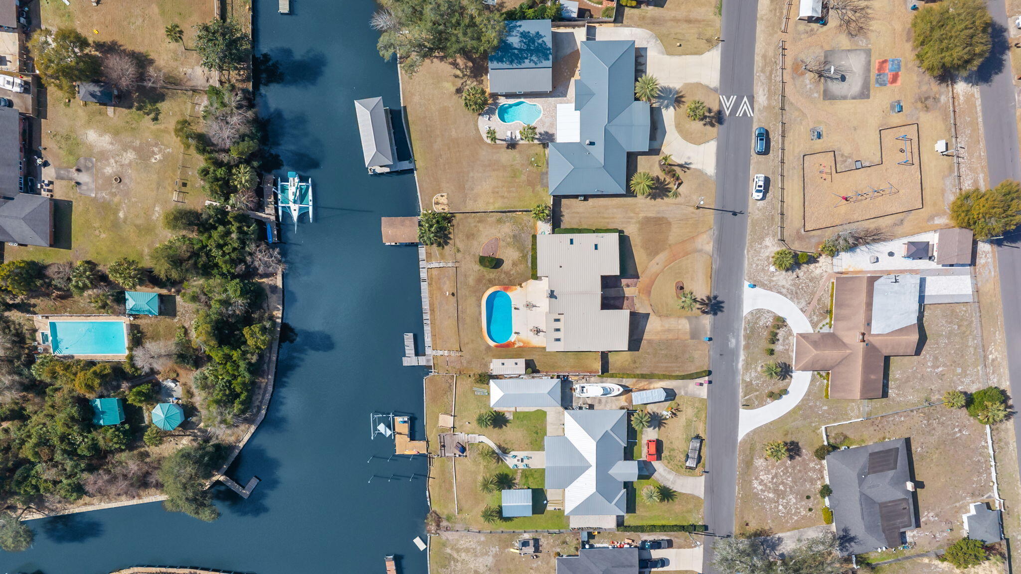 ISLAND VIEW ESTATES - Residential