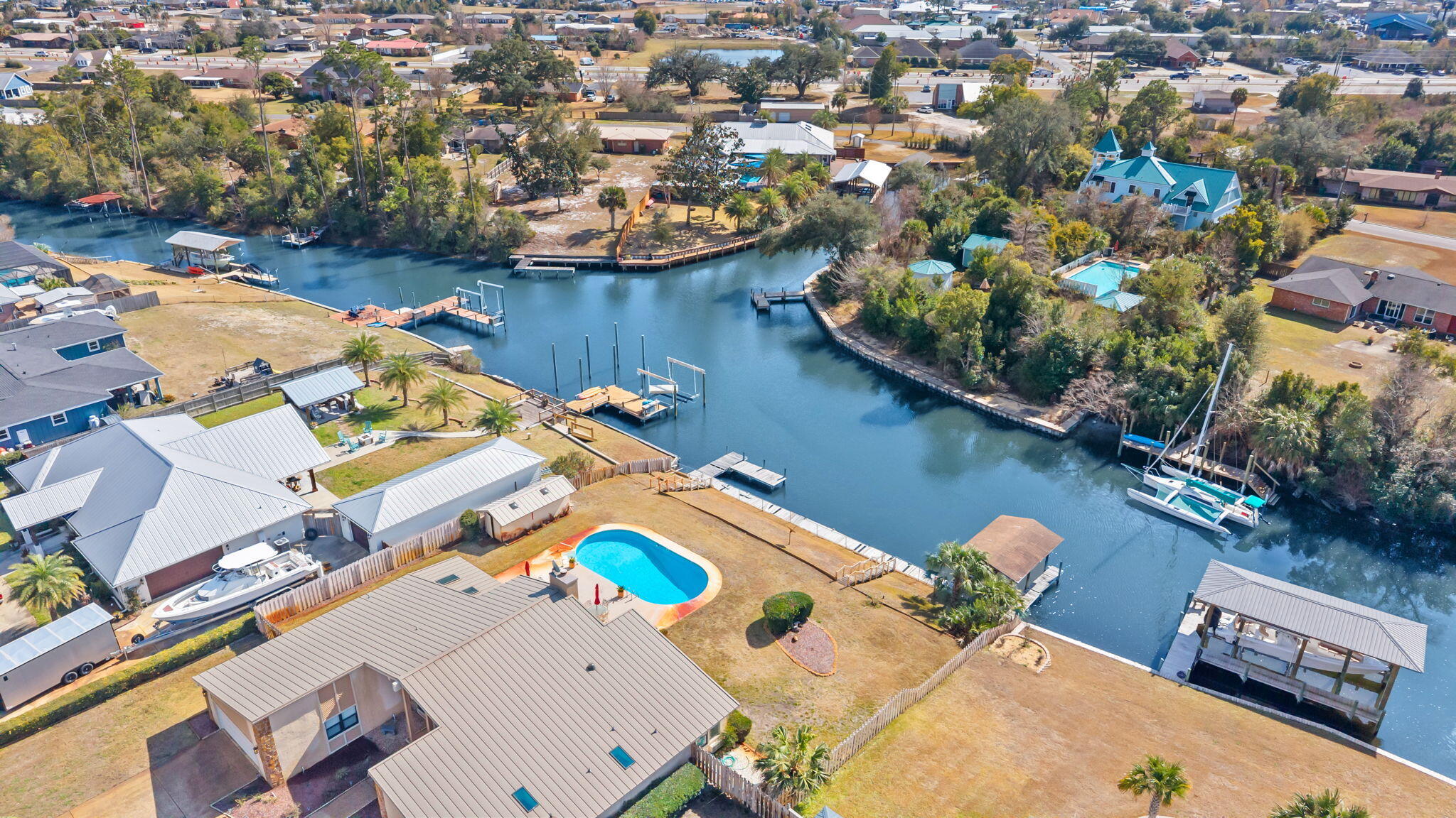 ISLAND VIEW ESTATES - Residential