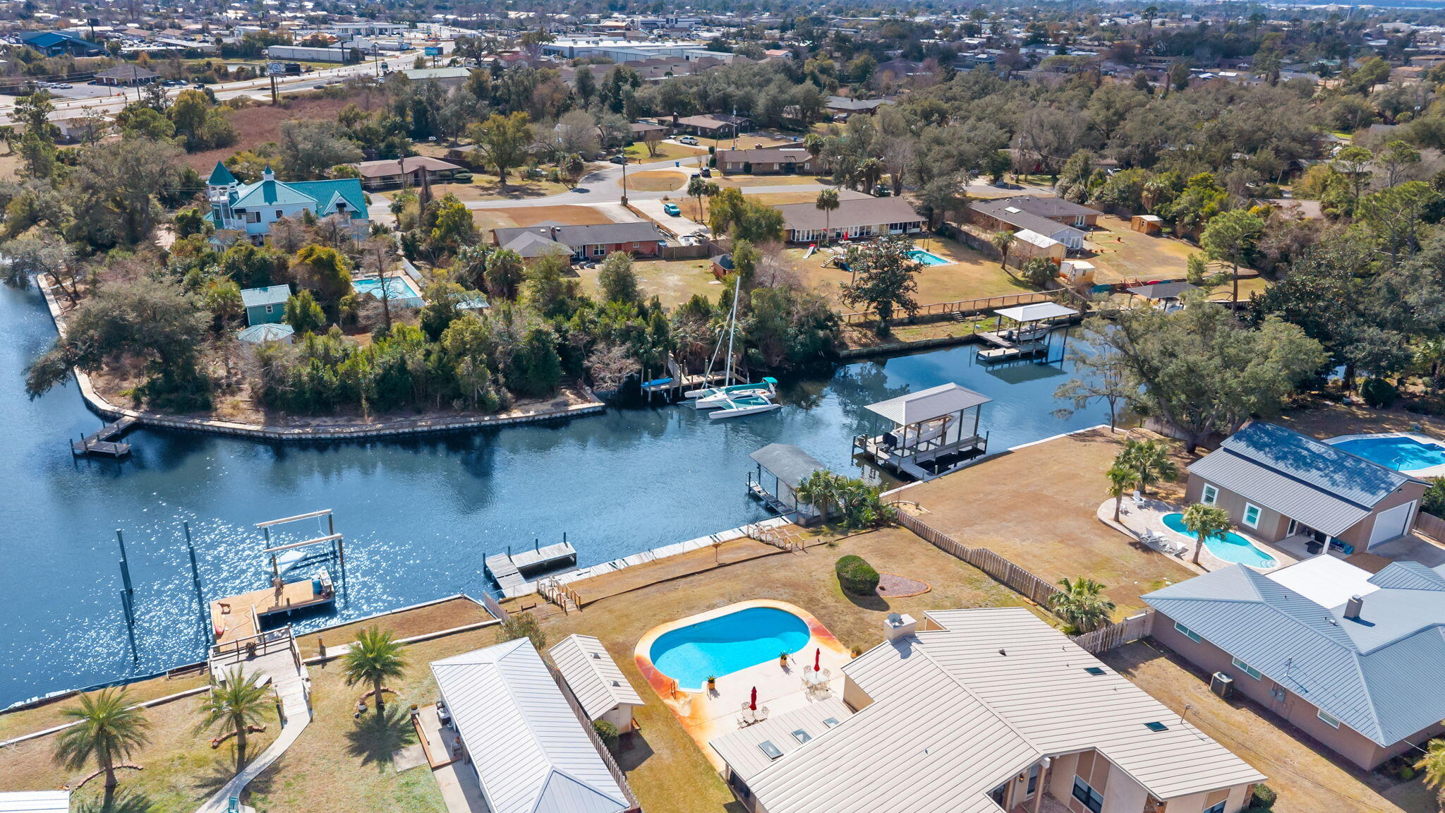 ISLAND VIEW ESTATES - Residential