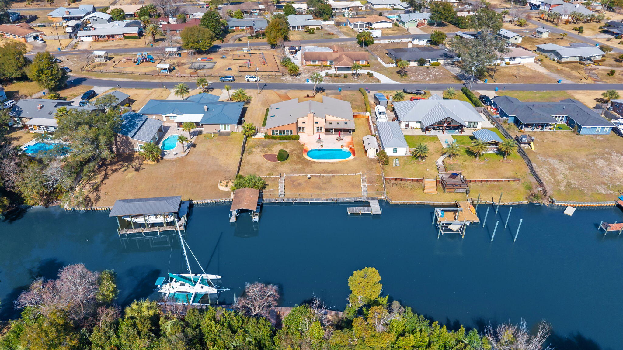 ISLAND VIEW ESTATES - Residential