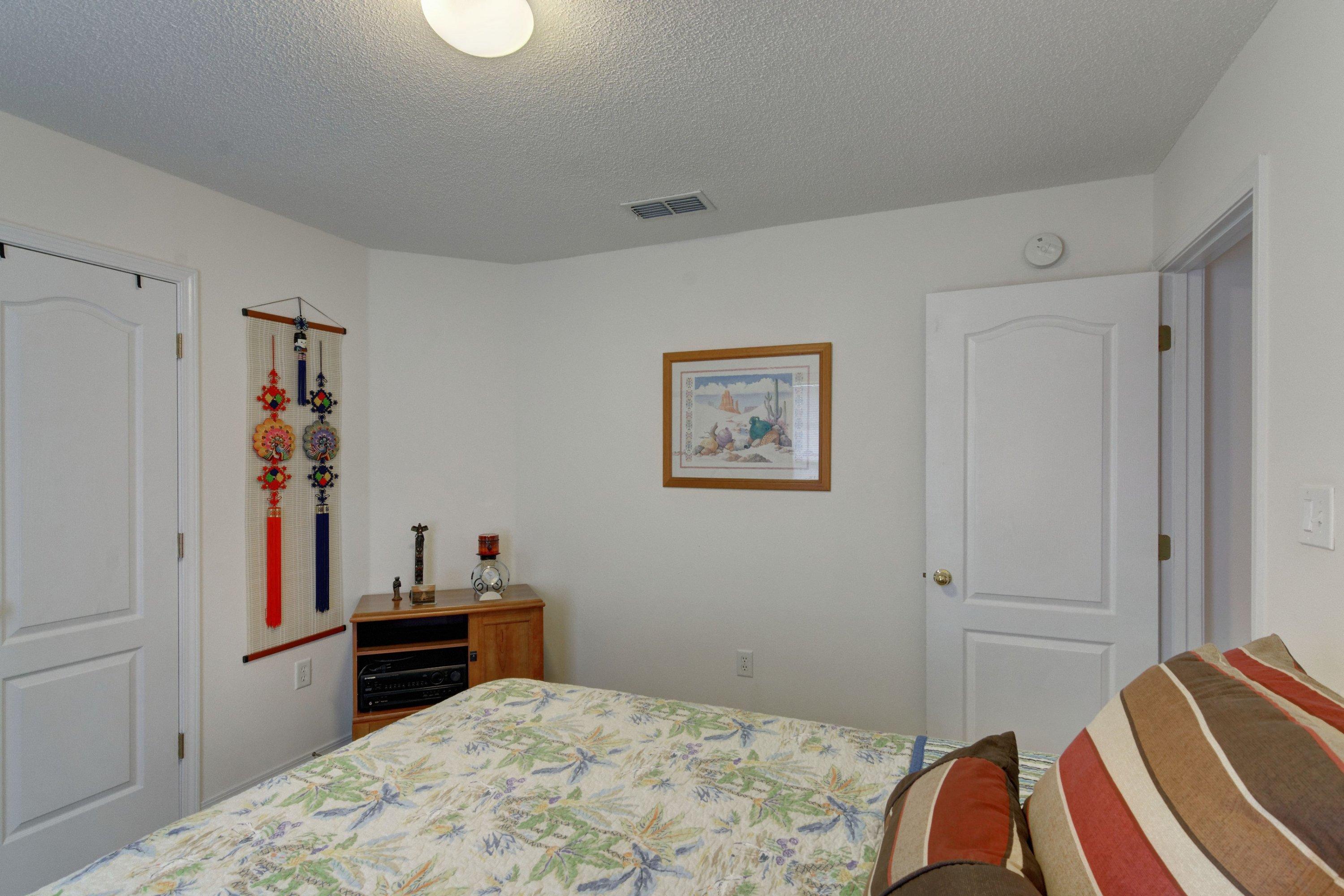 PARADISE RETREAT - Residential