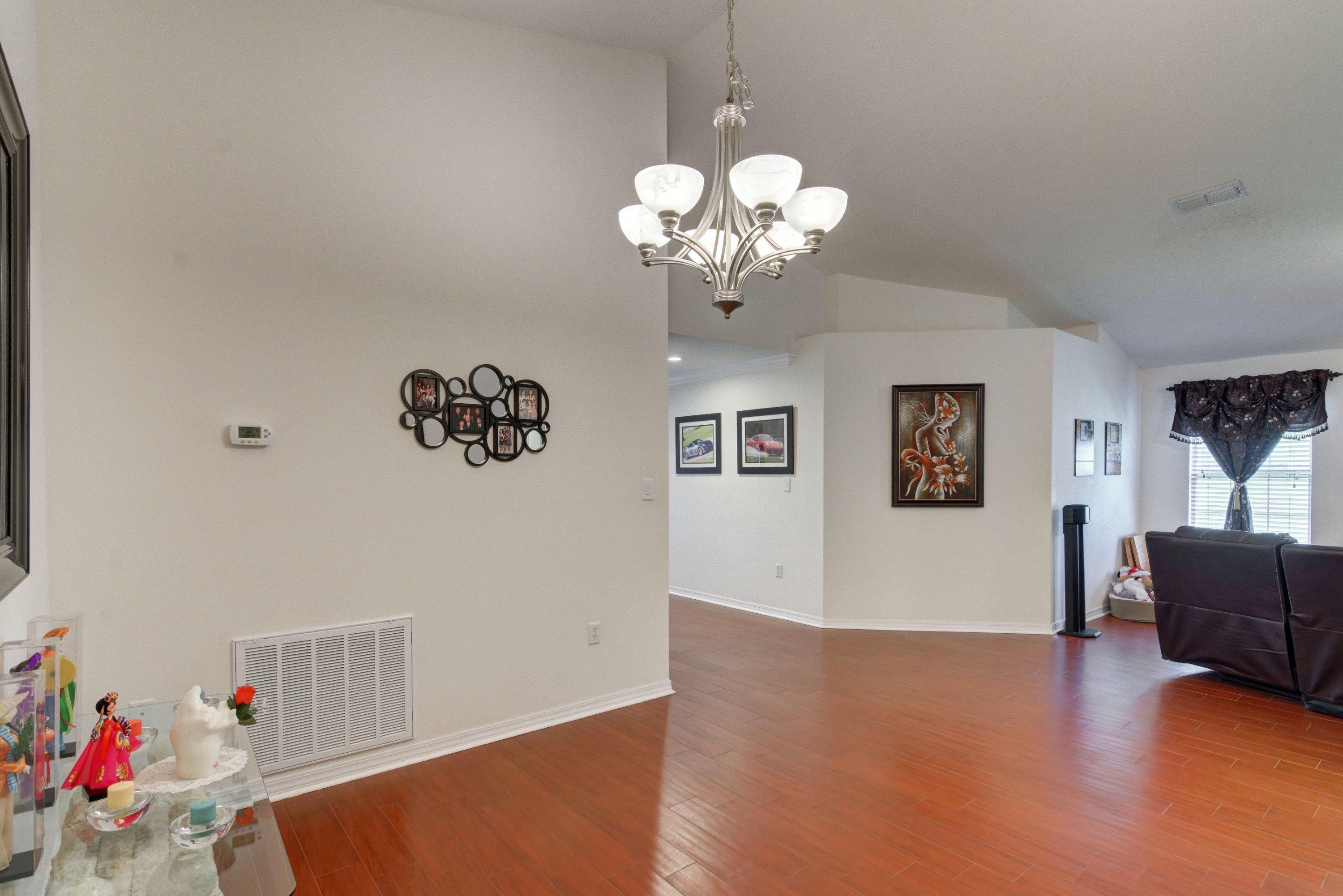 PARADISE RETREAT - Residential