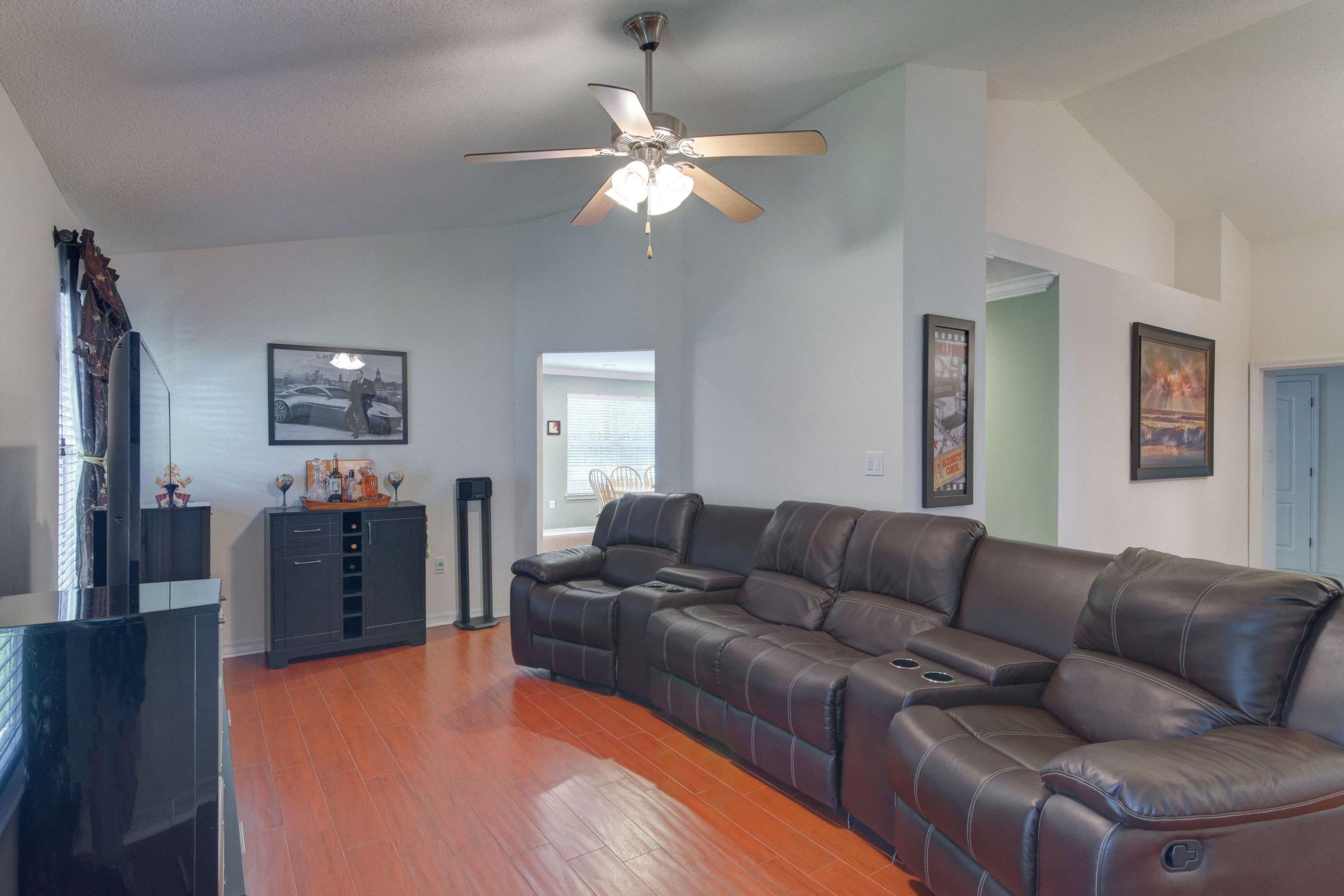 PARADISE RETREAT - Residential