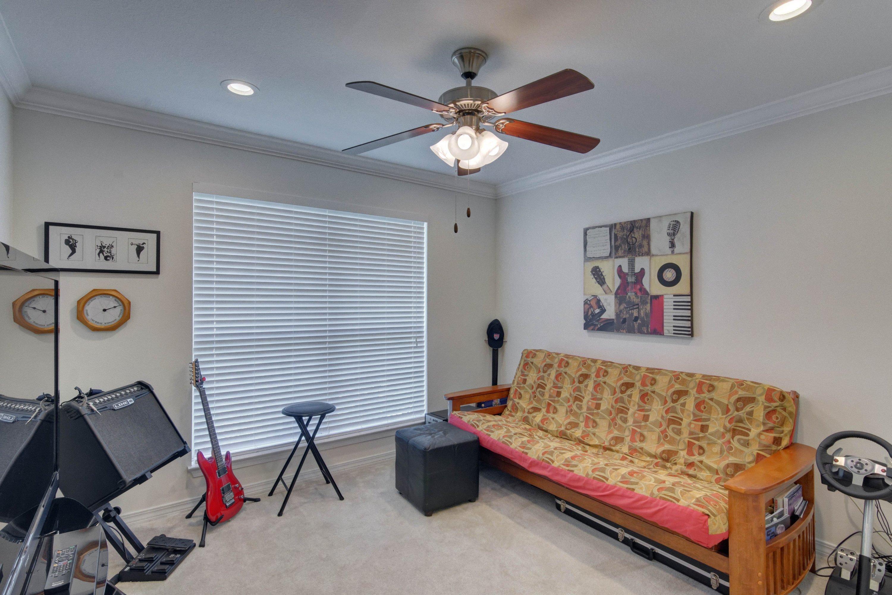 PARADISE RETREAT - Residential