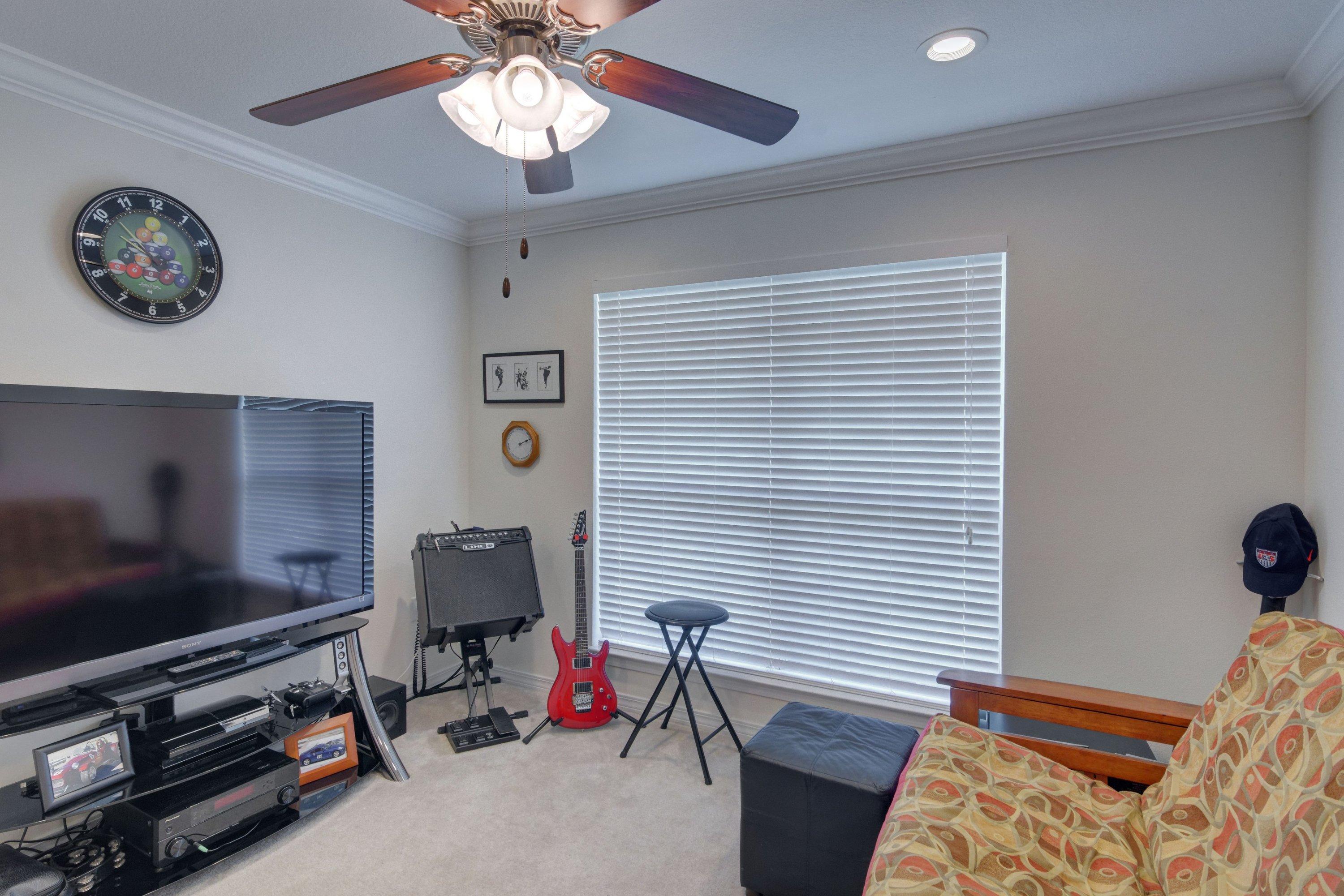 PARADISE RETREAT - Residential