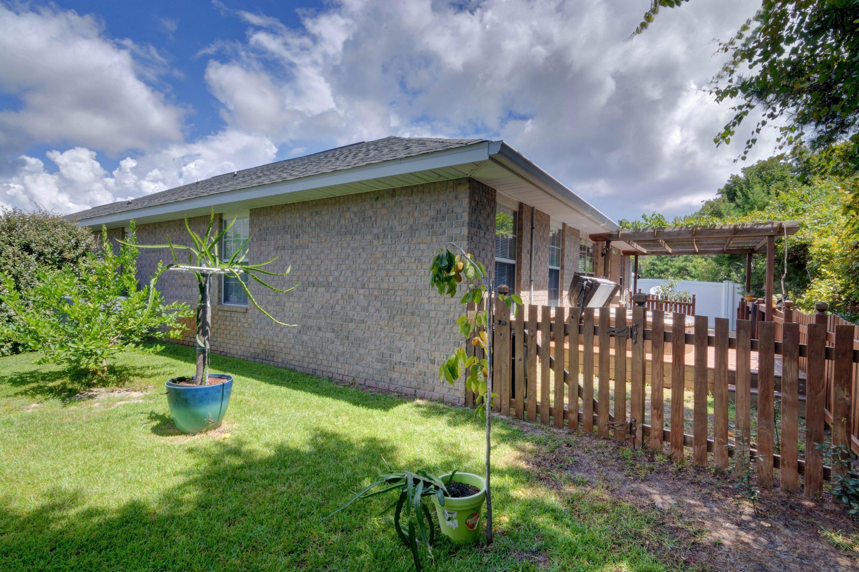 PARADISE RETREAT - Residential