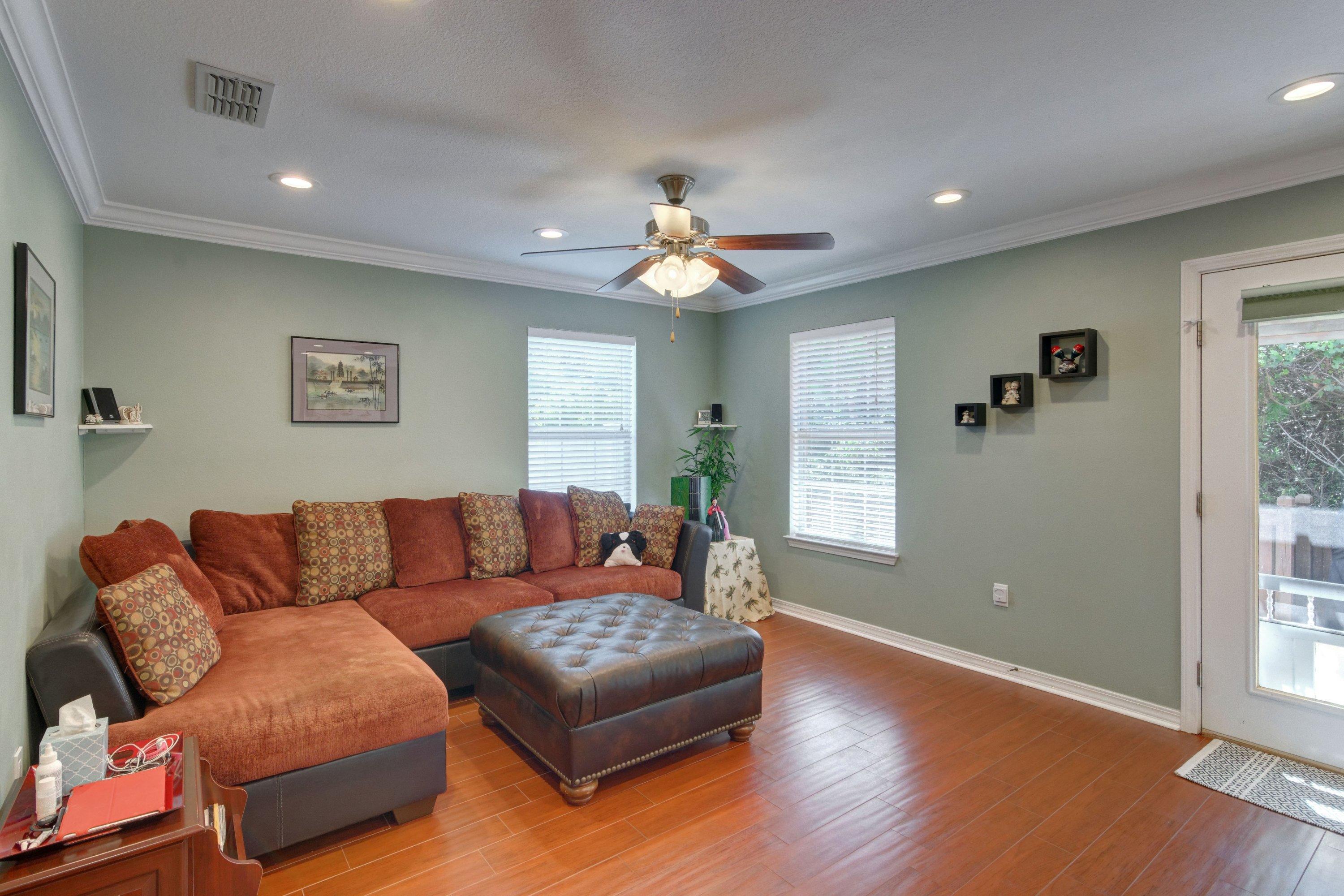 PARADISE RETREAT - Residential