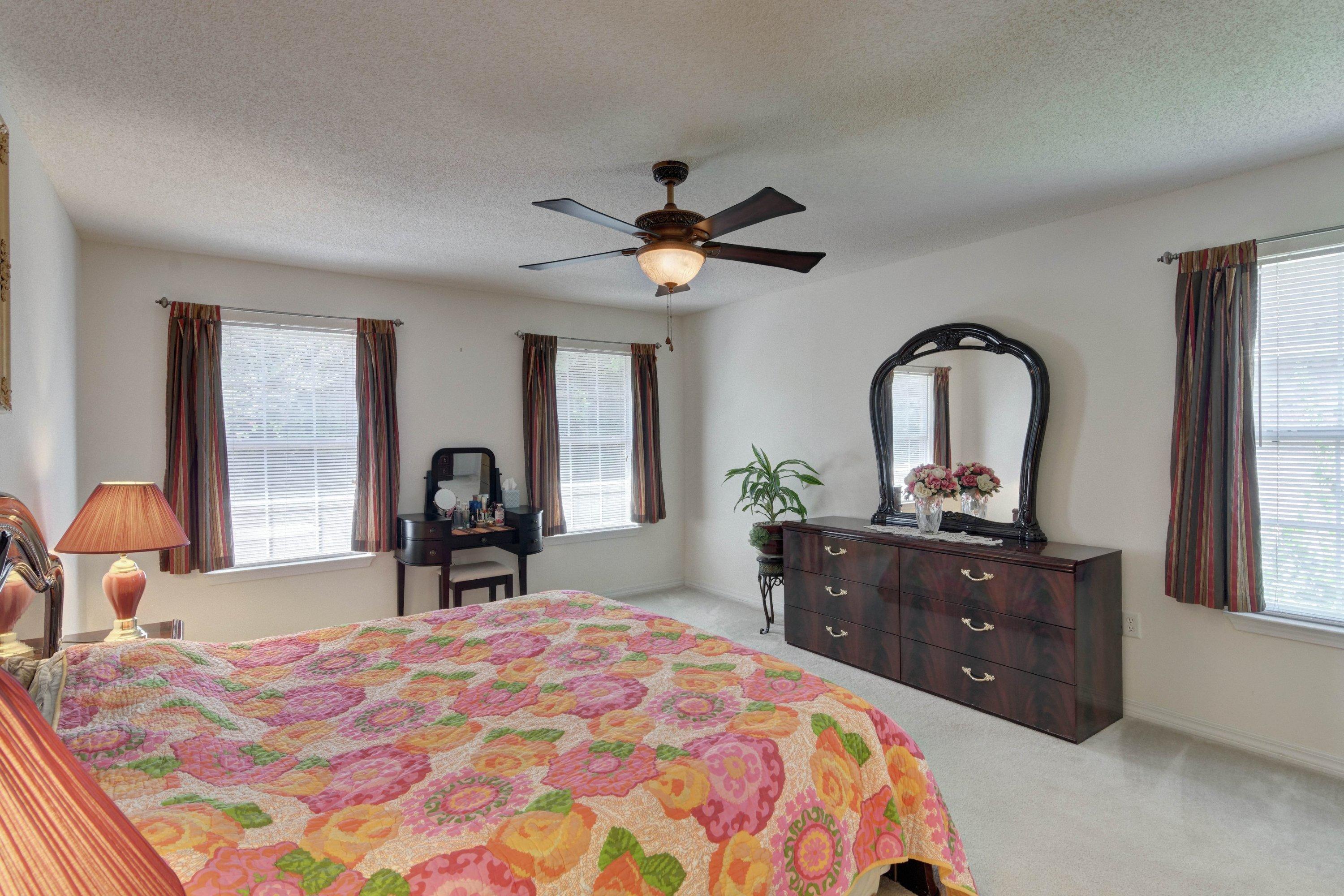 PARADISE RETREAT - Residential