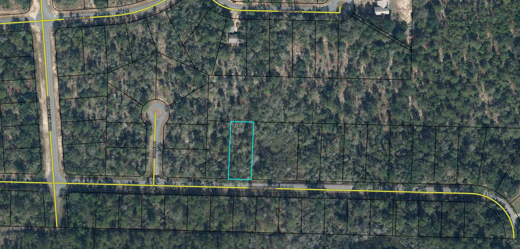 Love Golf? Dream of having a home built in proximity to your clubhouse and golf course without paying high HOA fees? This .369 acre lot is perfect for you. Other than the clubhouse and beautiful Green Golf turf, Sunny Hills offers numerous lakes with white sandy beaches and clear water throughout for recreational activities such as swimming, boating, and fishing, but also provides a short drive, approximately 45 minutes to Panama City beaches when you want to visit a different slice of heaven. Northwest Florida Beaches International Airport, and Pier Park shopping are approximately 45 minutes. Approx. 20 miles from local shopping, medical, and other local amenities in Chipley.