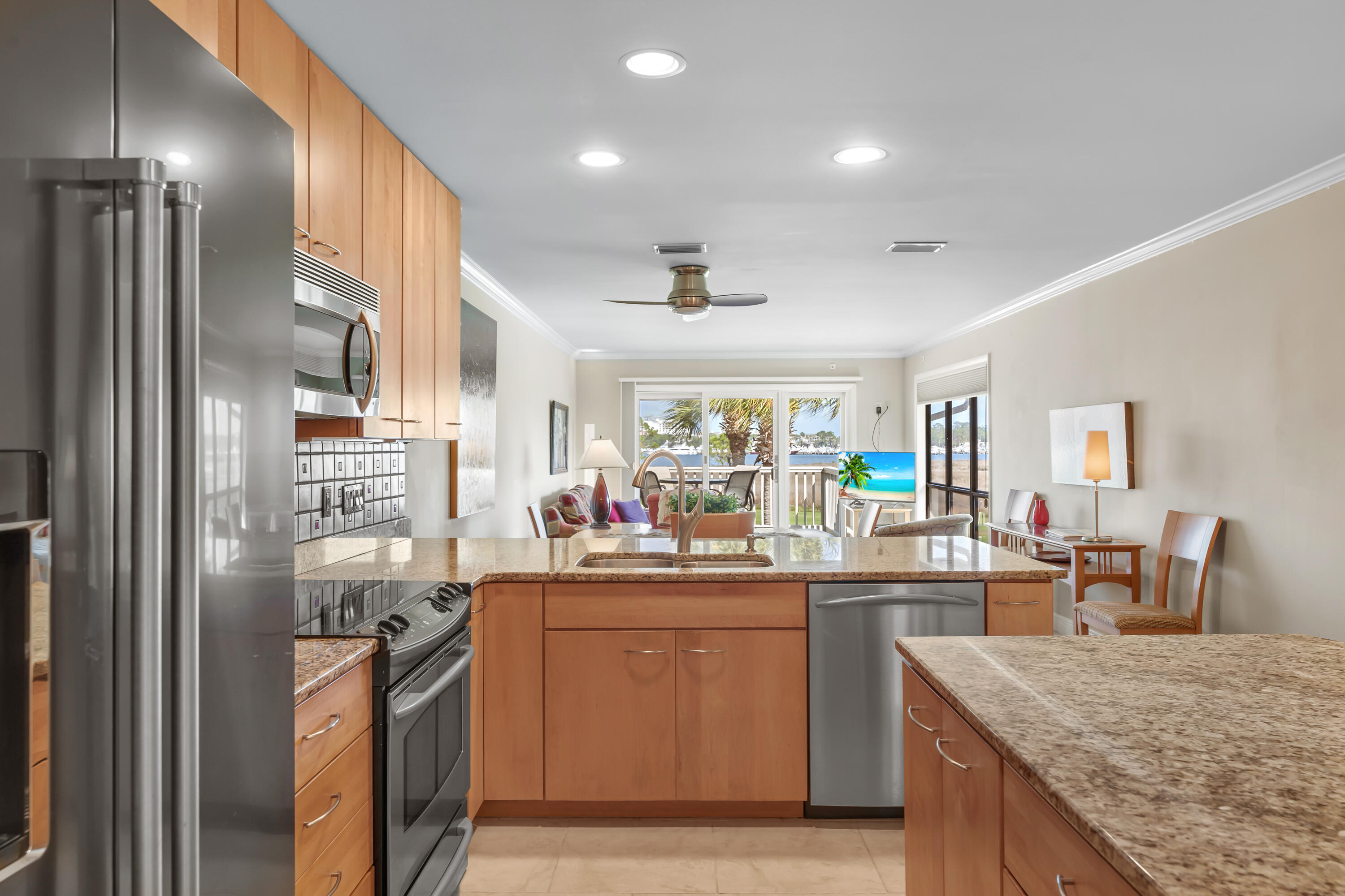 HARBOUR POINT CONDO - Residential