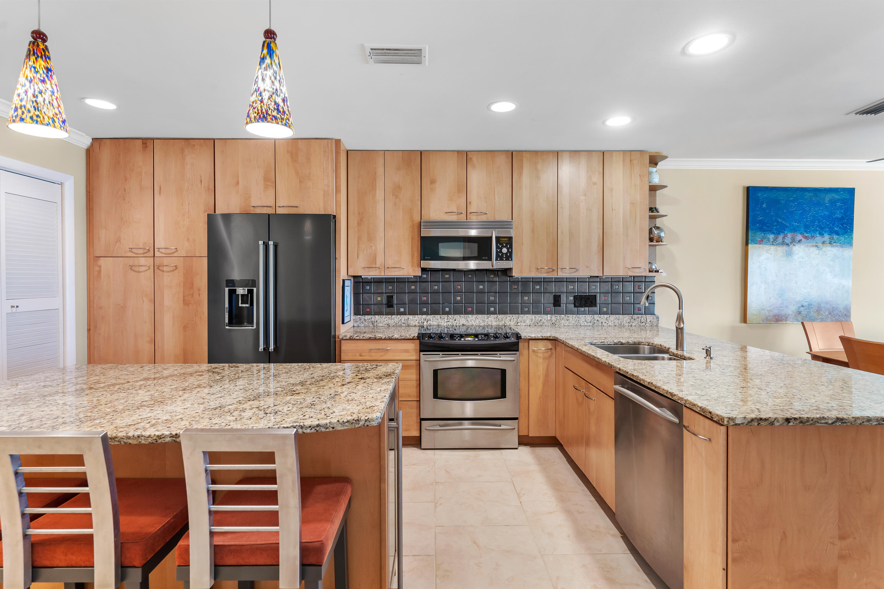 HARBOUR POINT CONDO - Residential