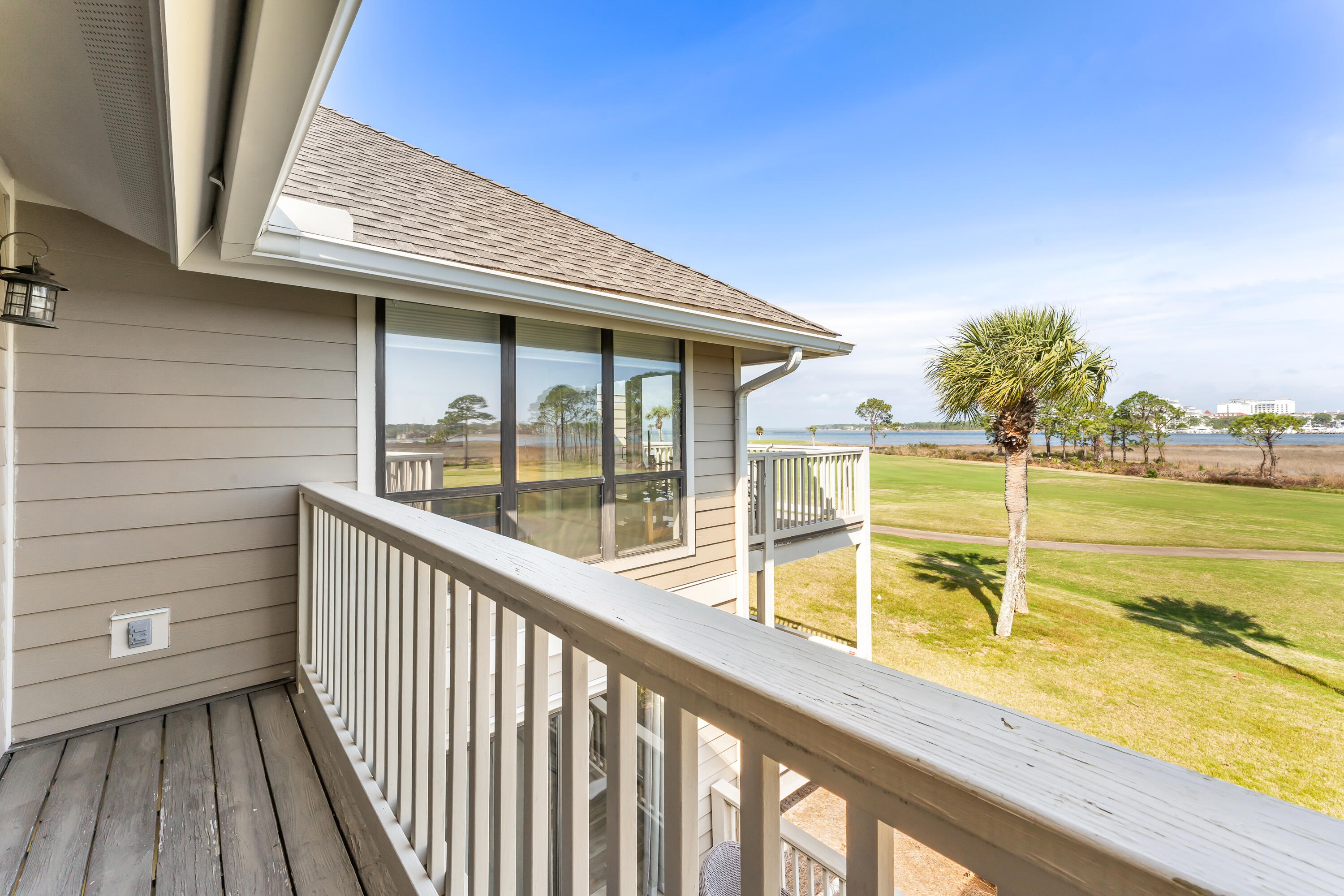HARBOUR POINT CONDO - Residential
