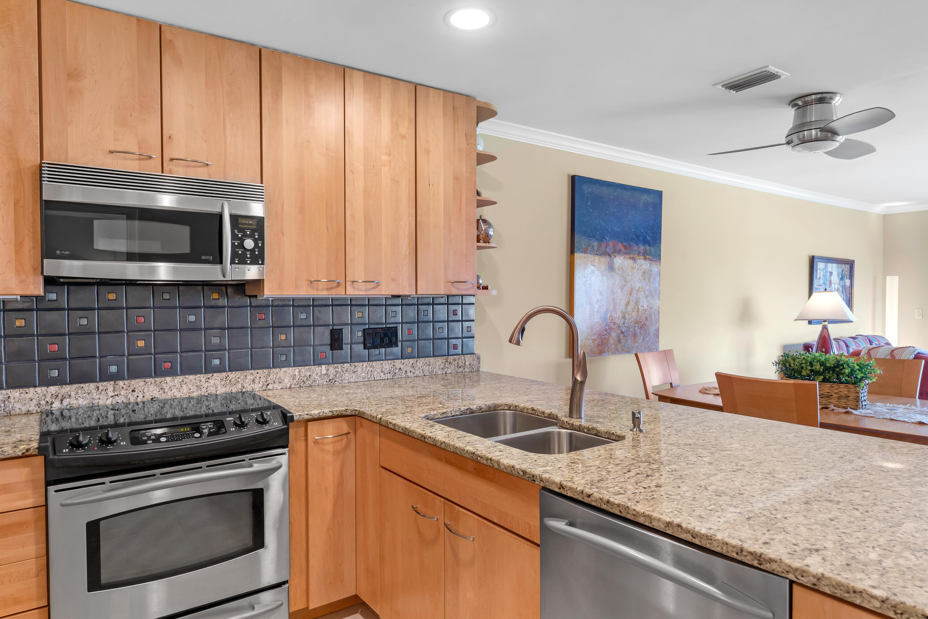 HARBOUR POINT CONDO - Residential