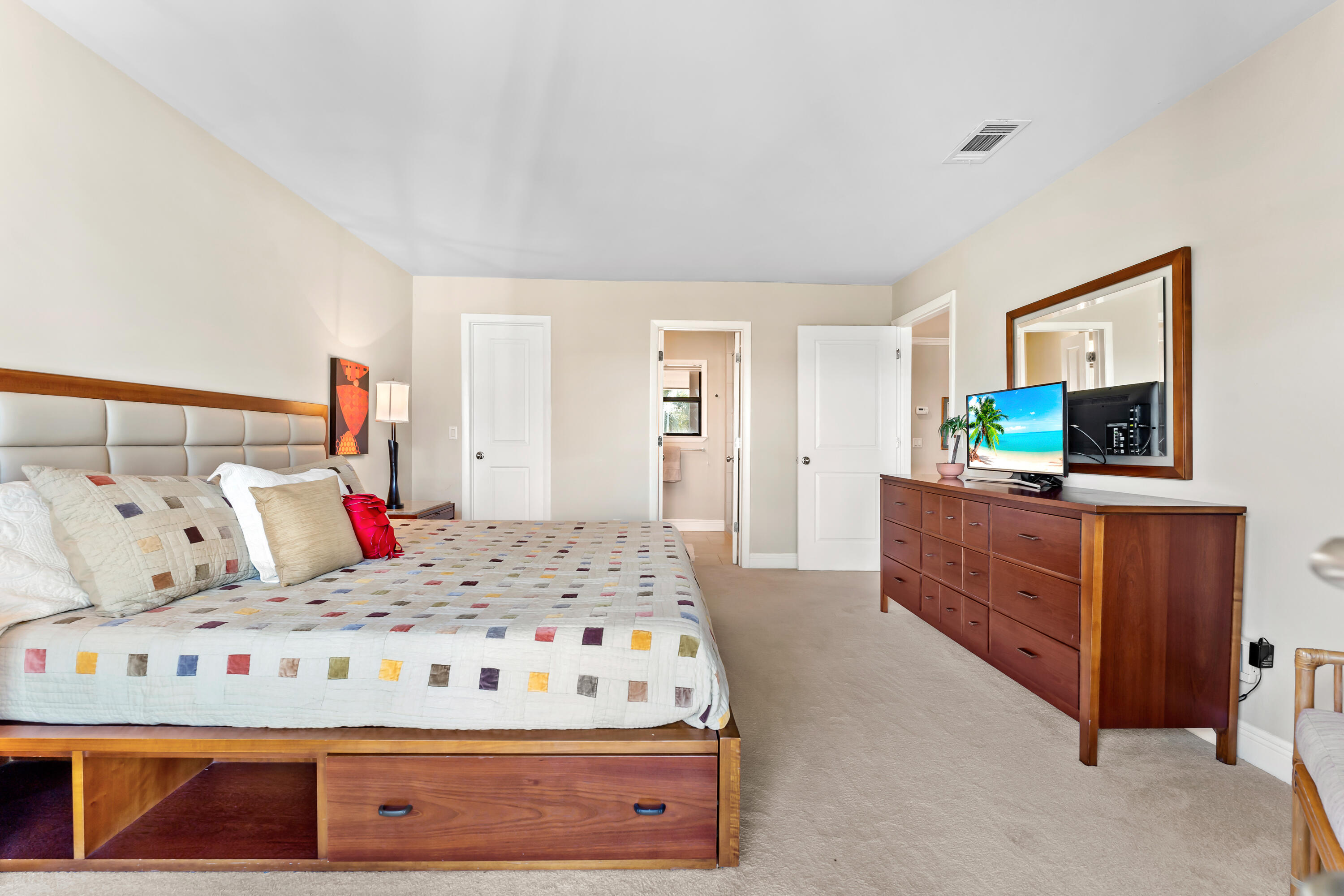 HARBOUR POINT CONDO - Residential