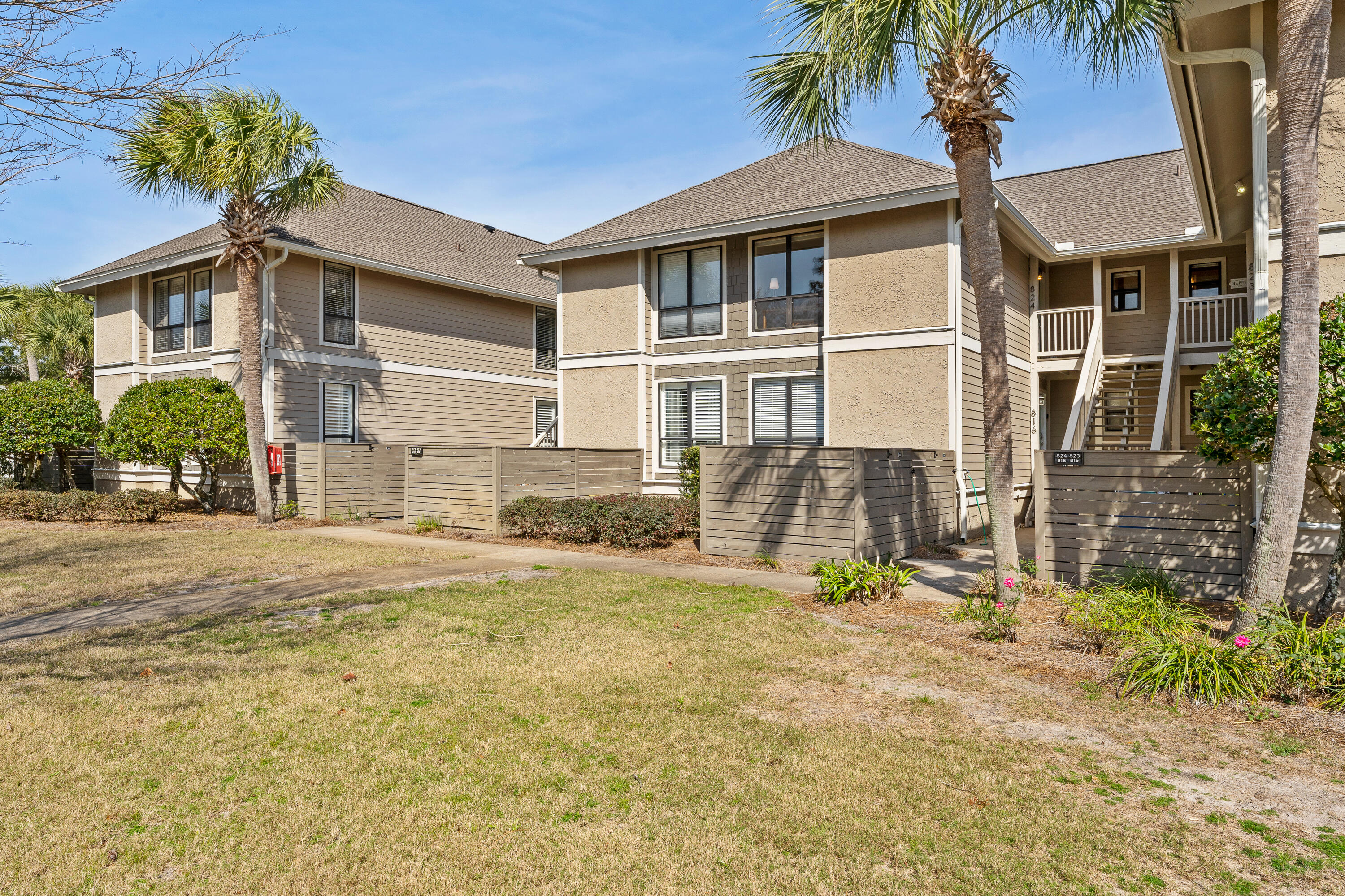 HARBOUR POINT CONDO - Residential