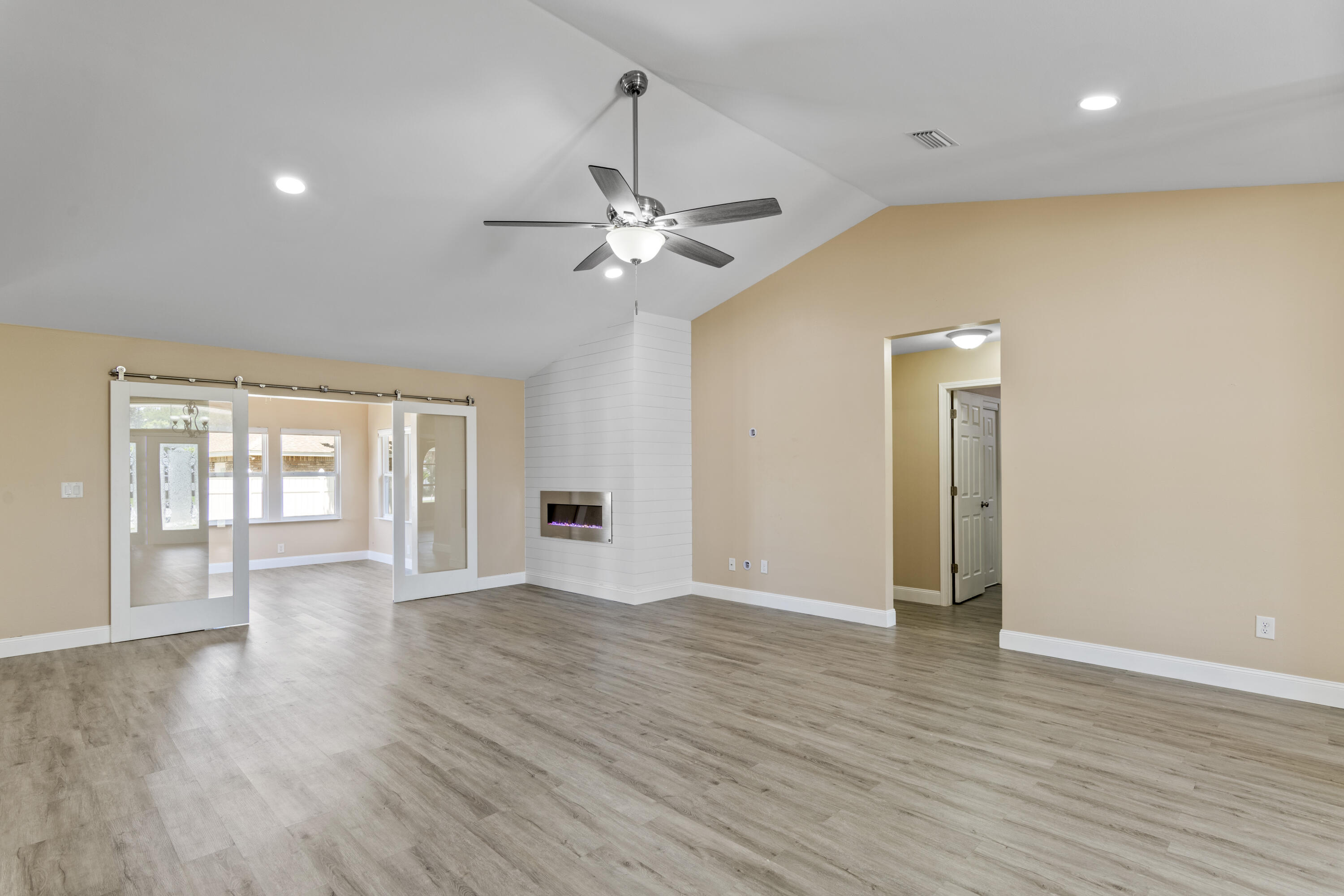 HOLIDAY SHORES ESTATES 3RD ADDN - Residential