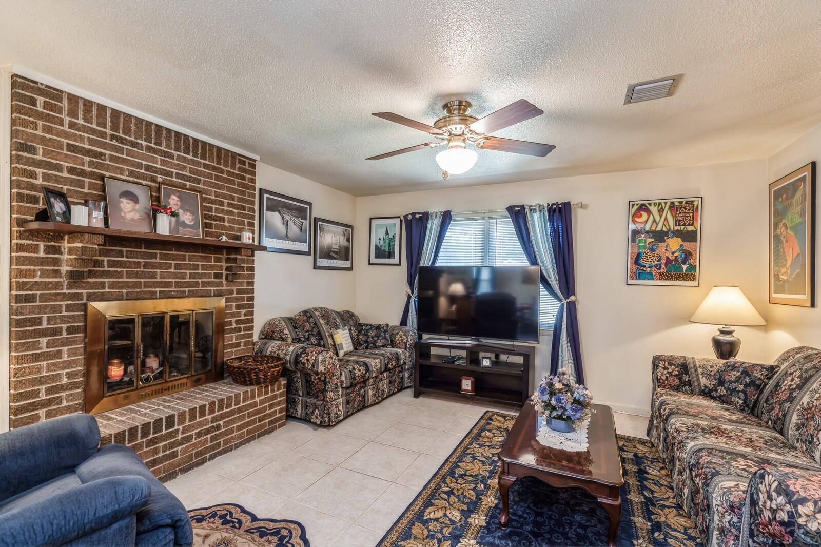 PINEWOOD ESTATES - Residential