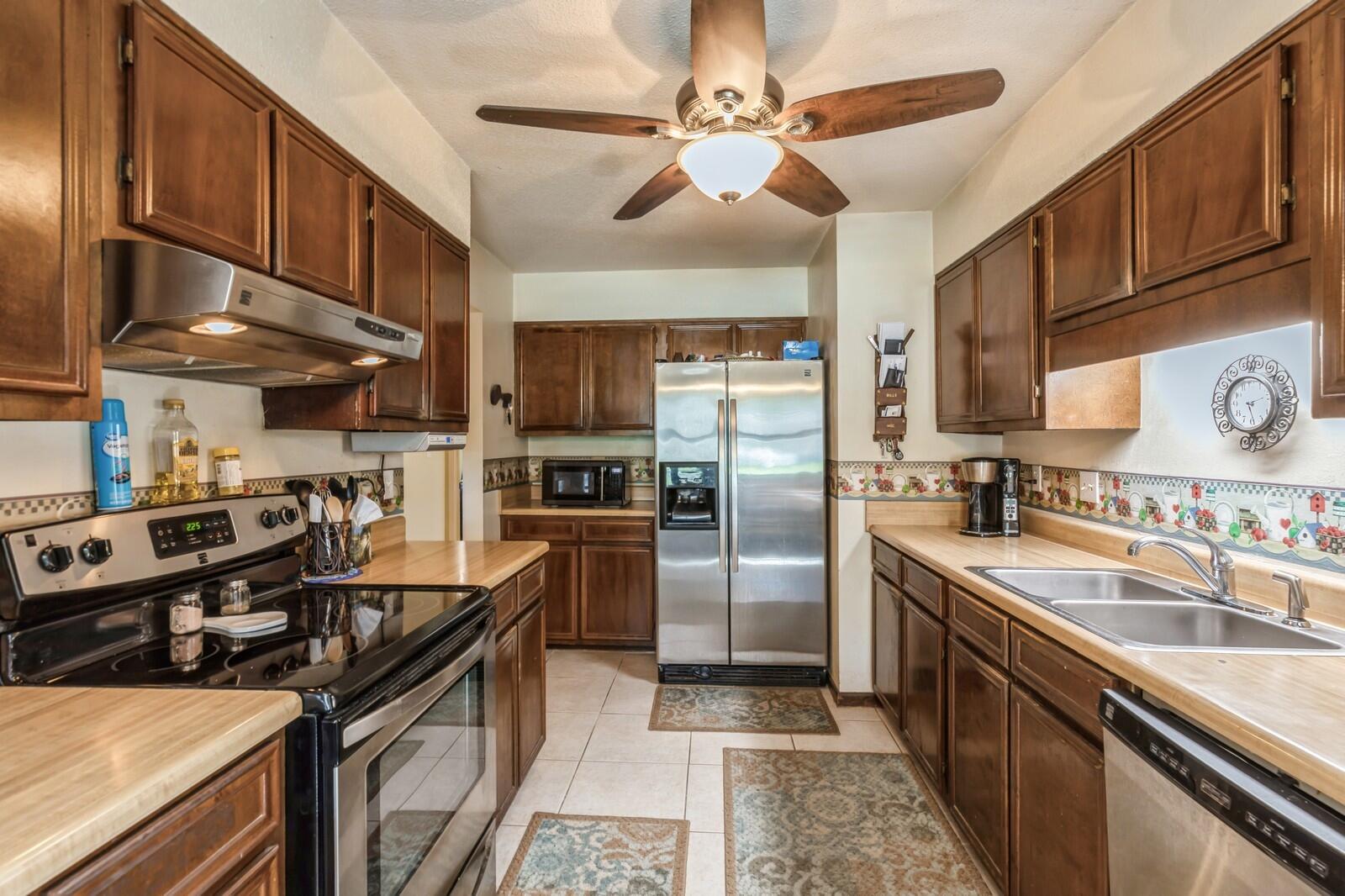 PINEWOOD ESTATES - Residential
