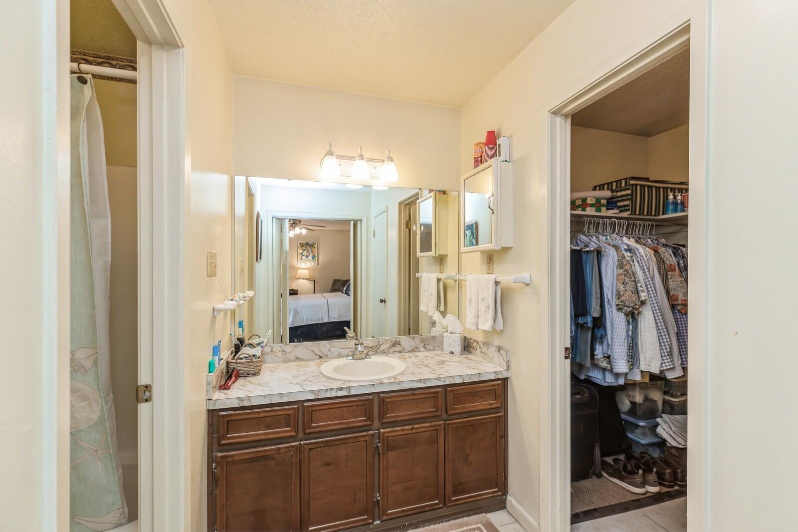 PINEWOOD ESTATES - Residential