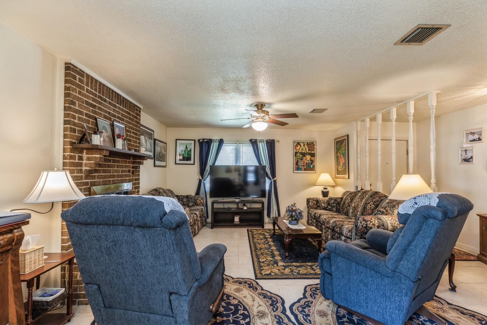 PINEWOOD ESTATES - Residential