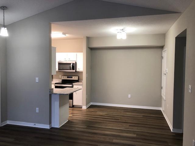 THE OAKS AT NICEVILLE - Residential