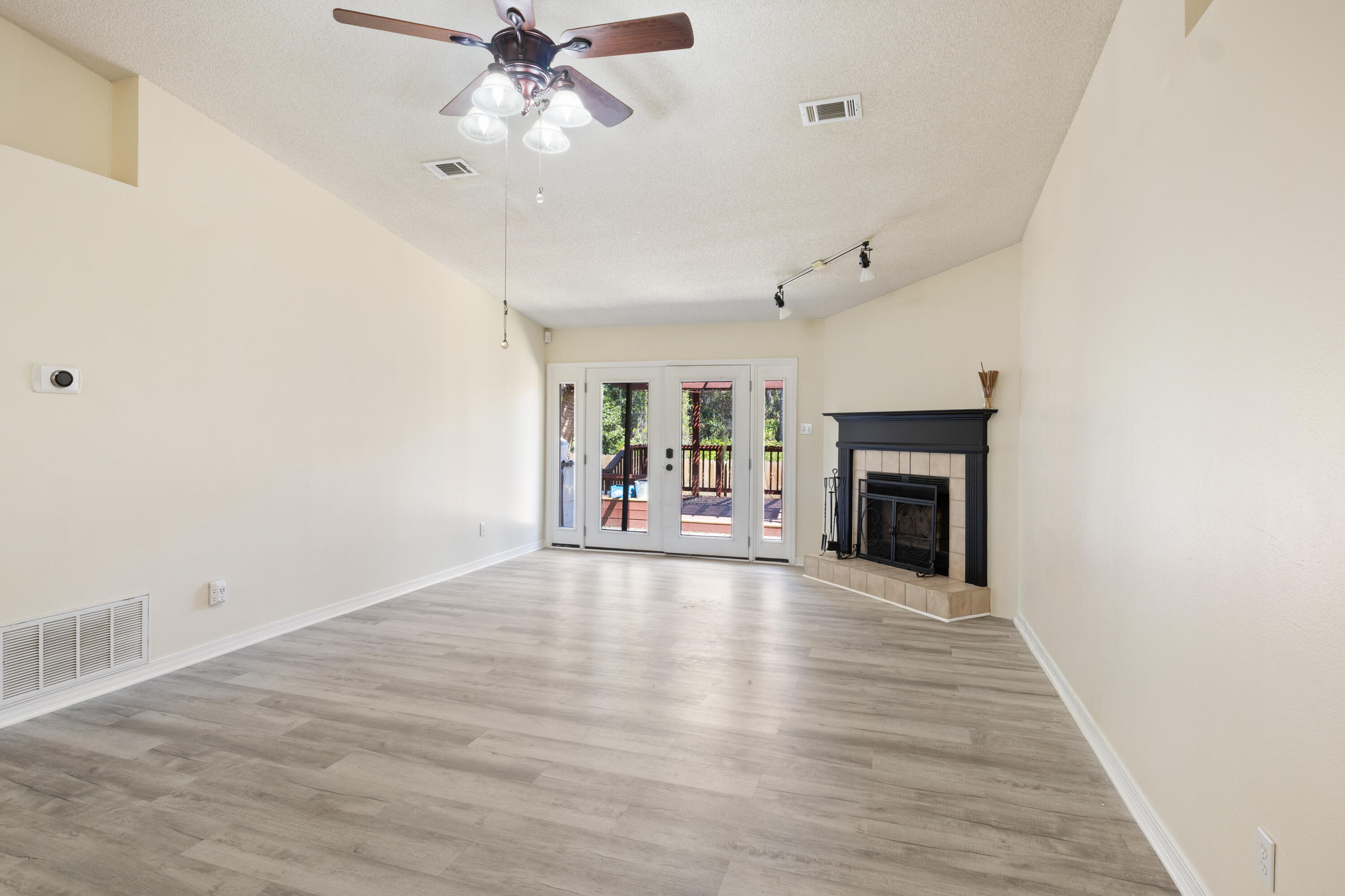 QUAYSIDE VILLAGE PH 2 - Residential