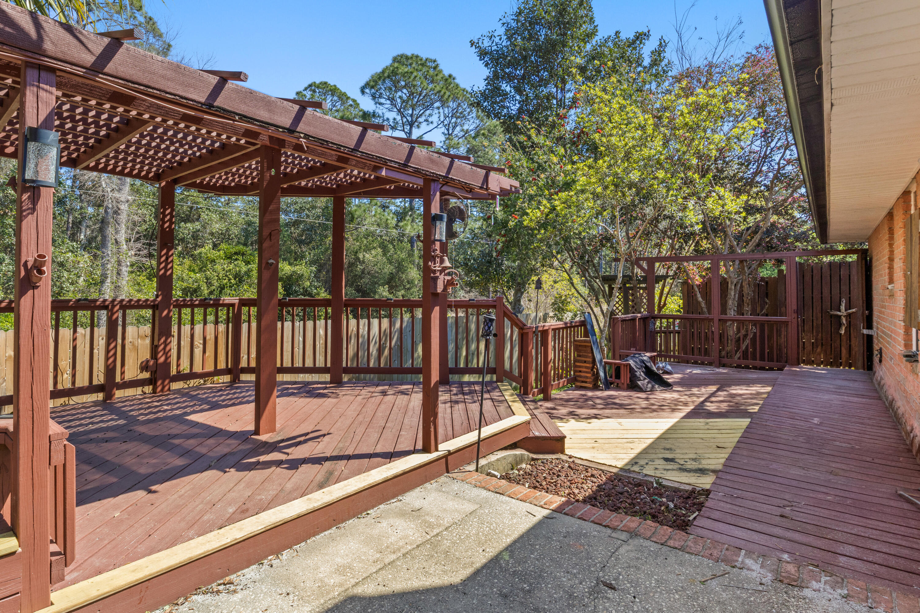 QUAYSIDE VILLAGE PH 2 - Residential