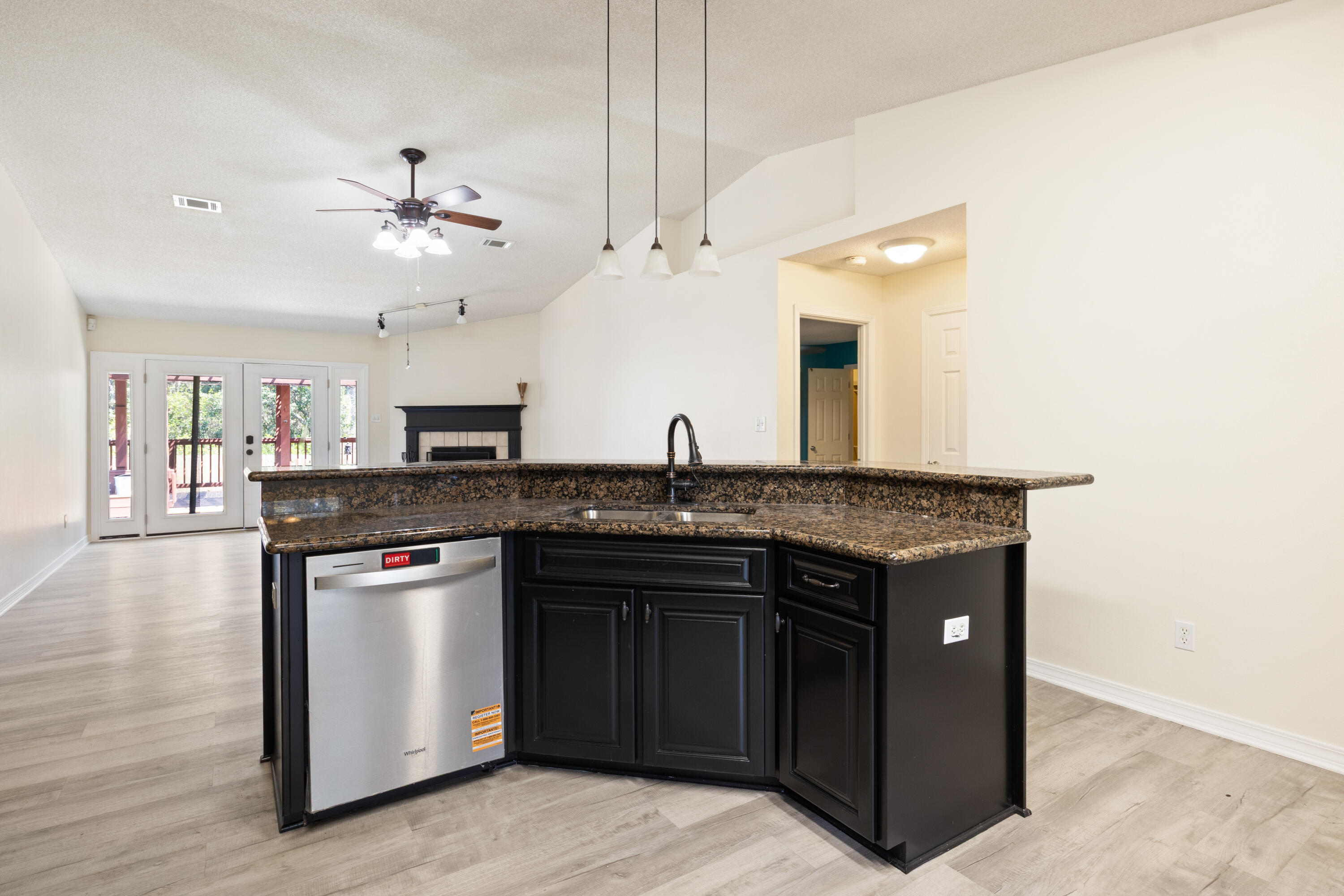 QUAYSIDE VILLAGE PH 2 - Residential