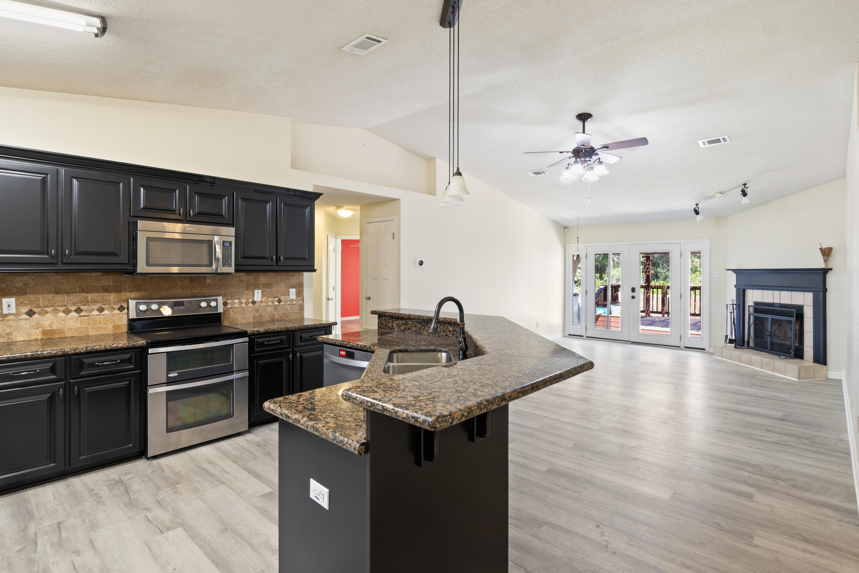 QUAYSIDE VILLAGE PH 2 - Residential