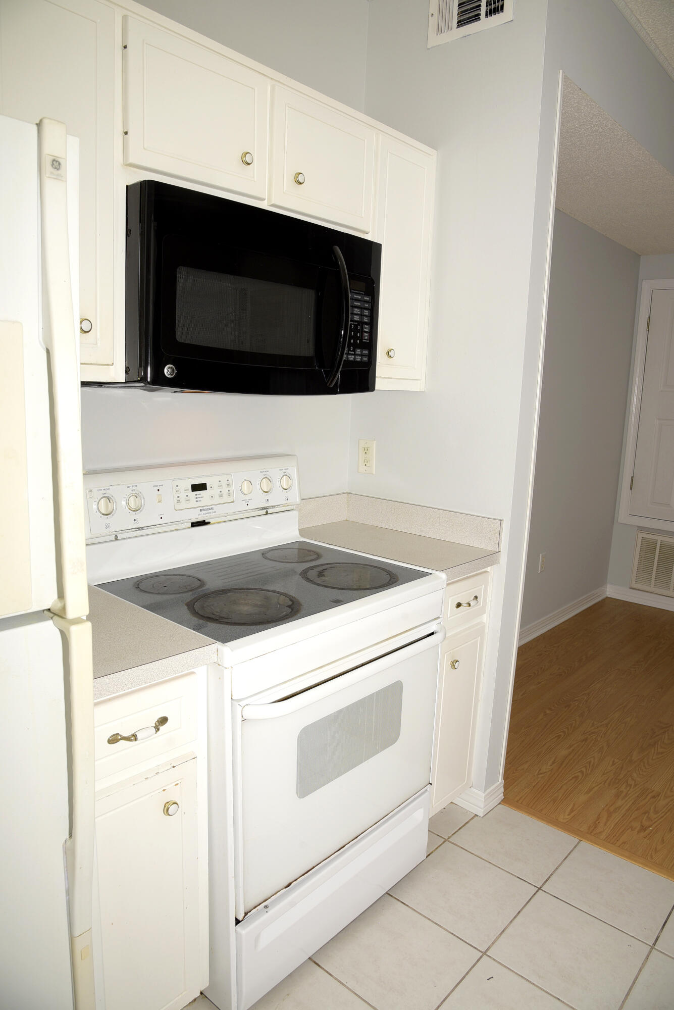 THE OAKS AT NICEVILLE - Residential Lease