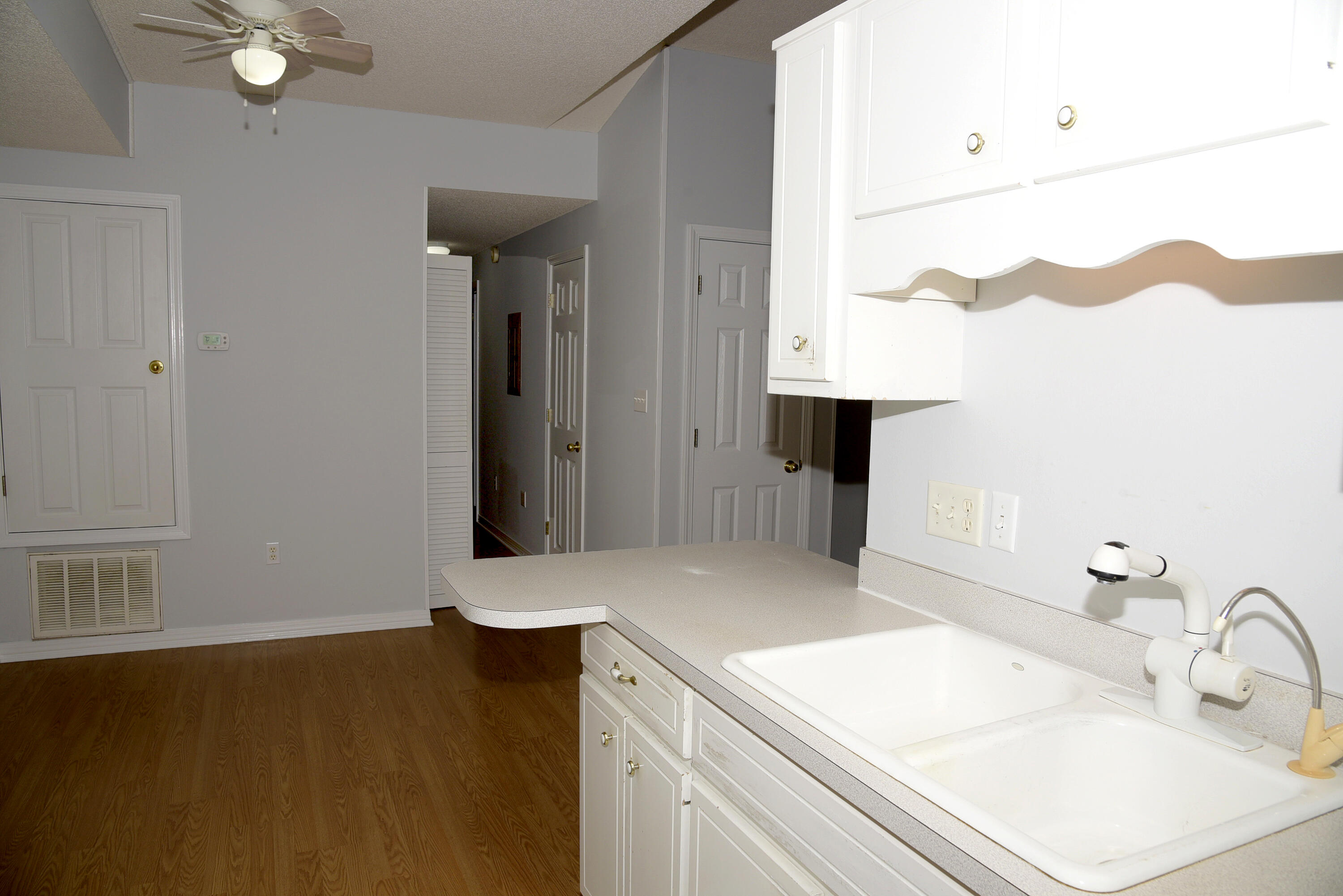 THE OAKS AT NICEVILLE - Residential Lease