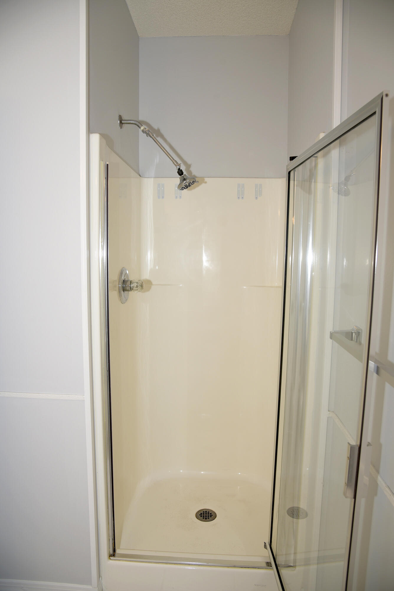 THE OAKS AT NICEVILLE - Residential Lease