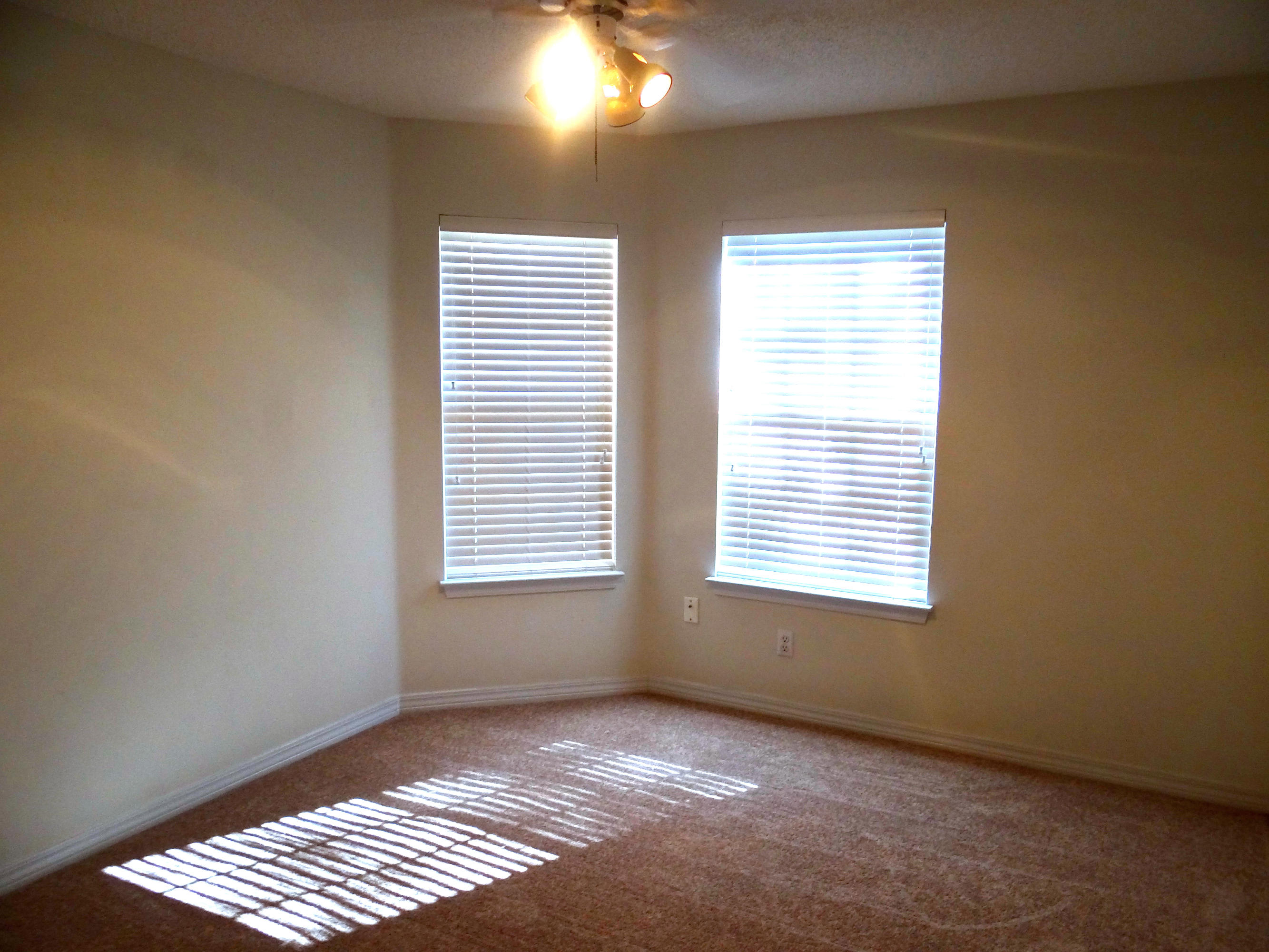 SHADOW OAK S/D - Residential