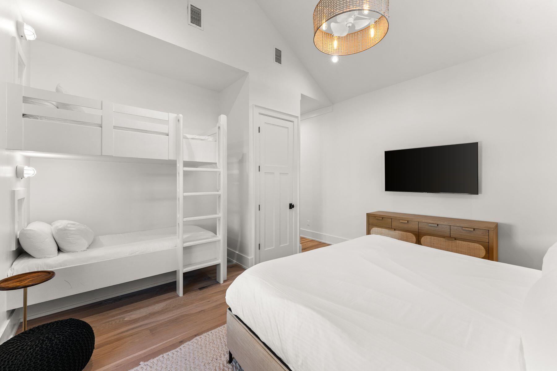 THE HOMESTEAD - Residential