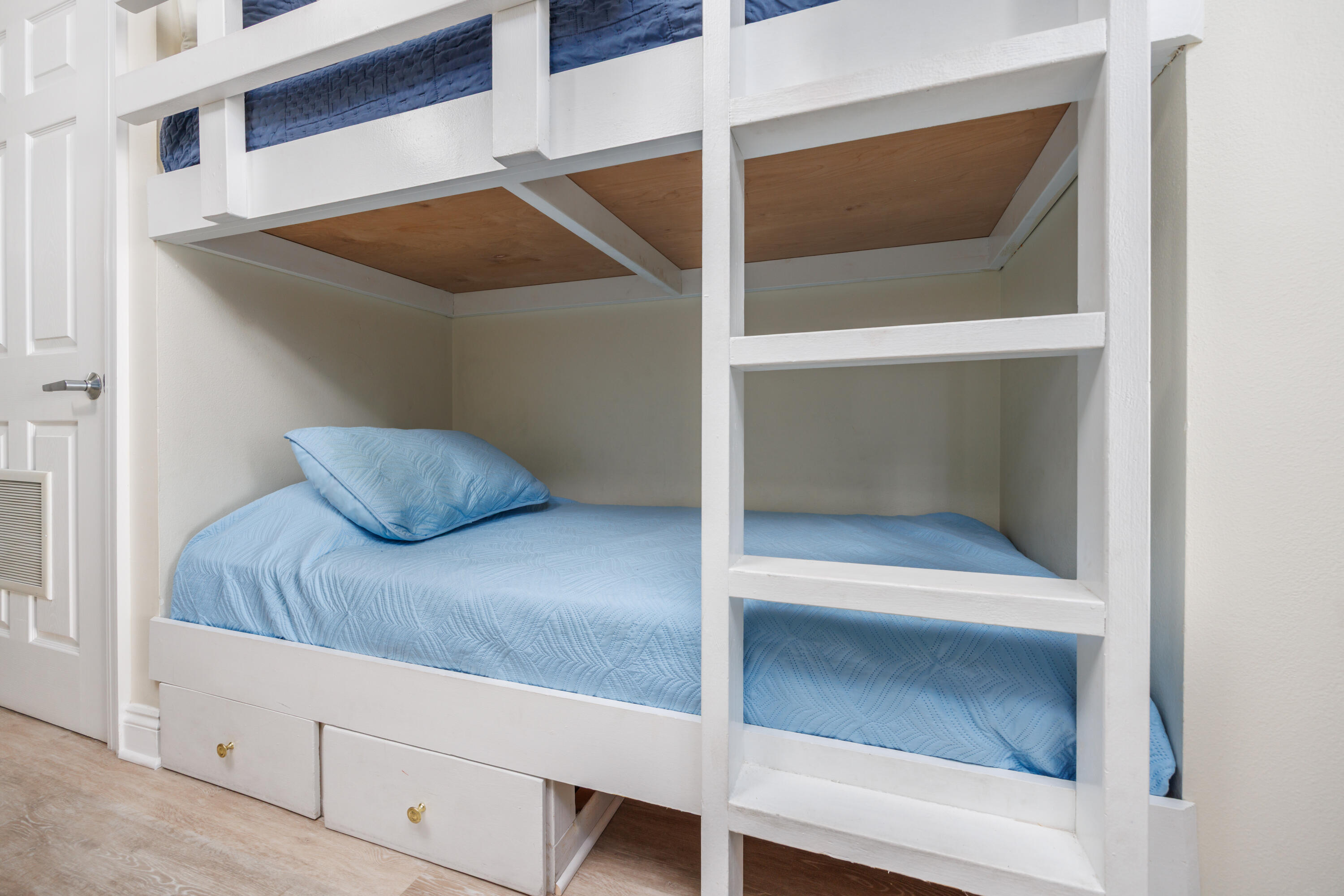 CALYPSO RESORT & TOWERS - Residential