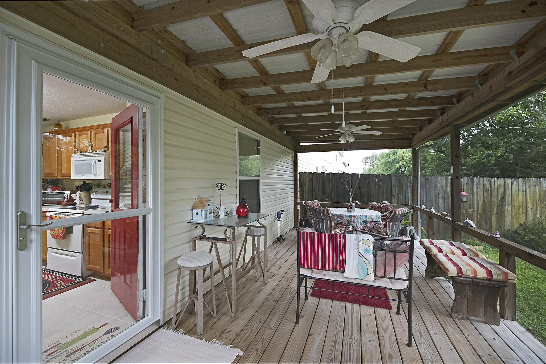 SANTA ROSA OAKS CONDOMINIUM - Residential