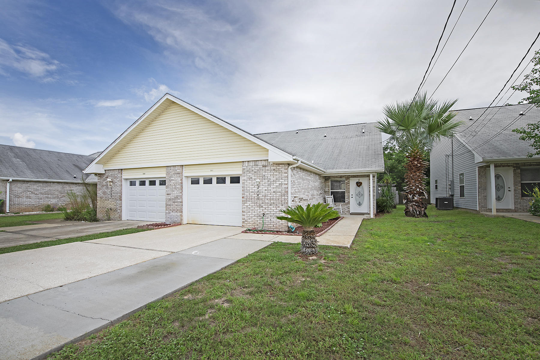 SANTA ROSA OAKS CONDOMINIUM - Residential