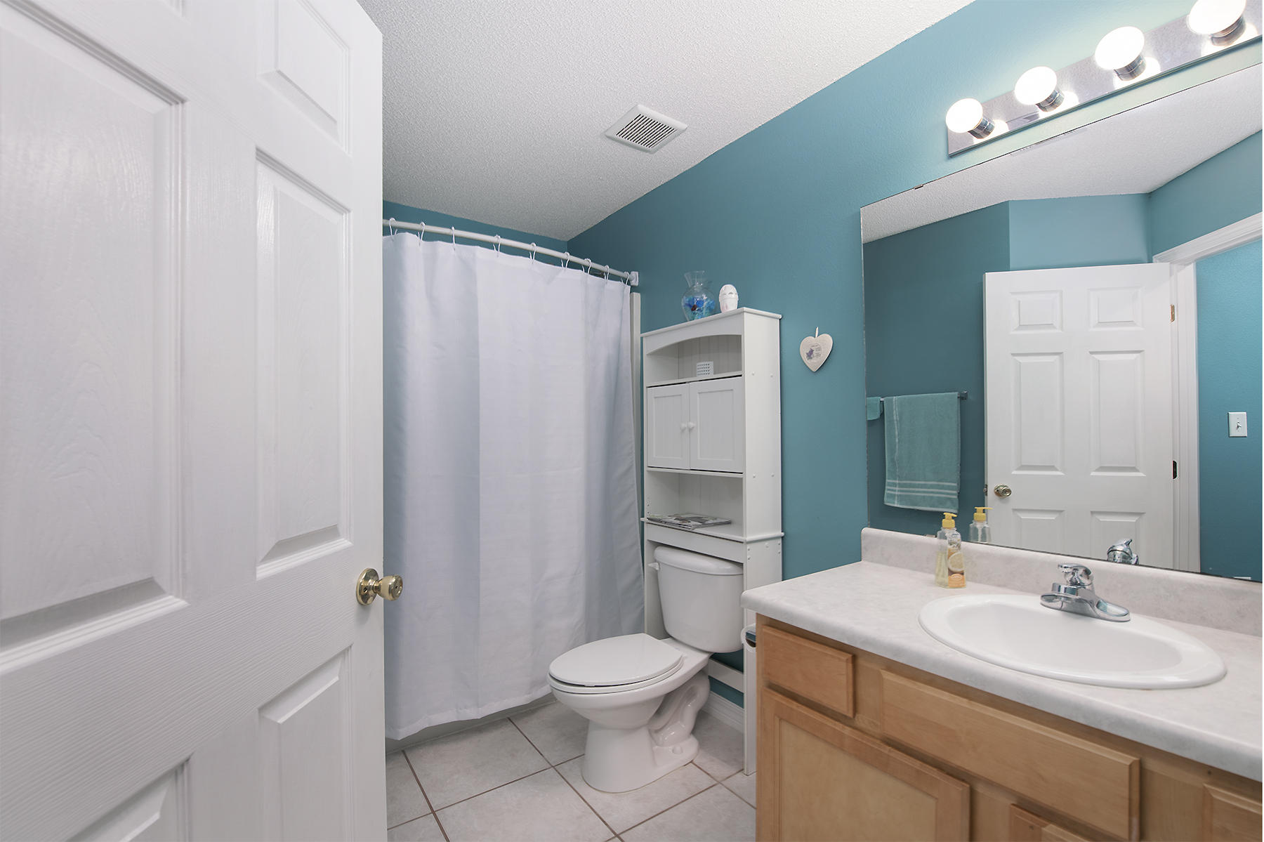 SANTA ROSA OAKS CONDOMINIUM - Residential