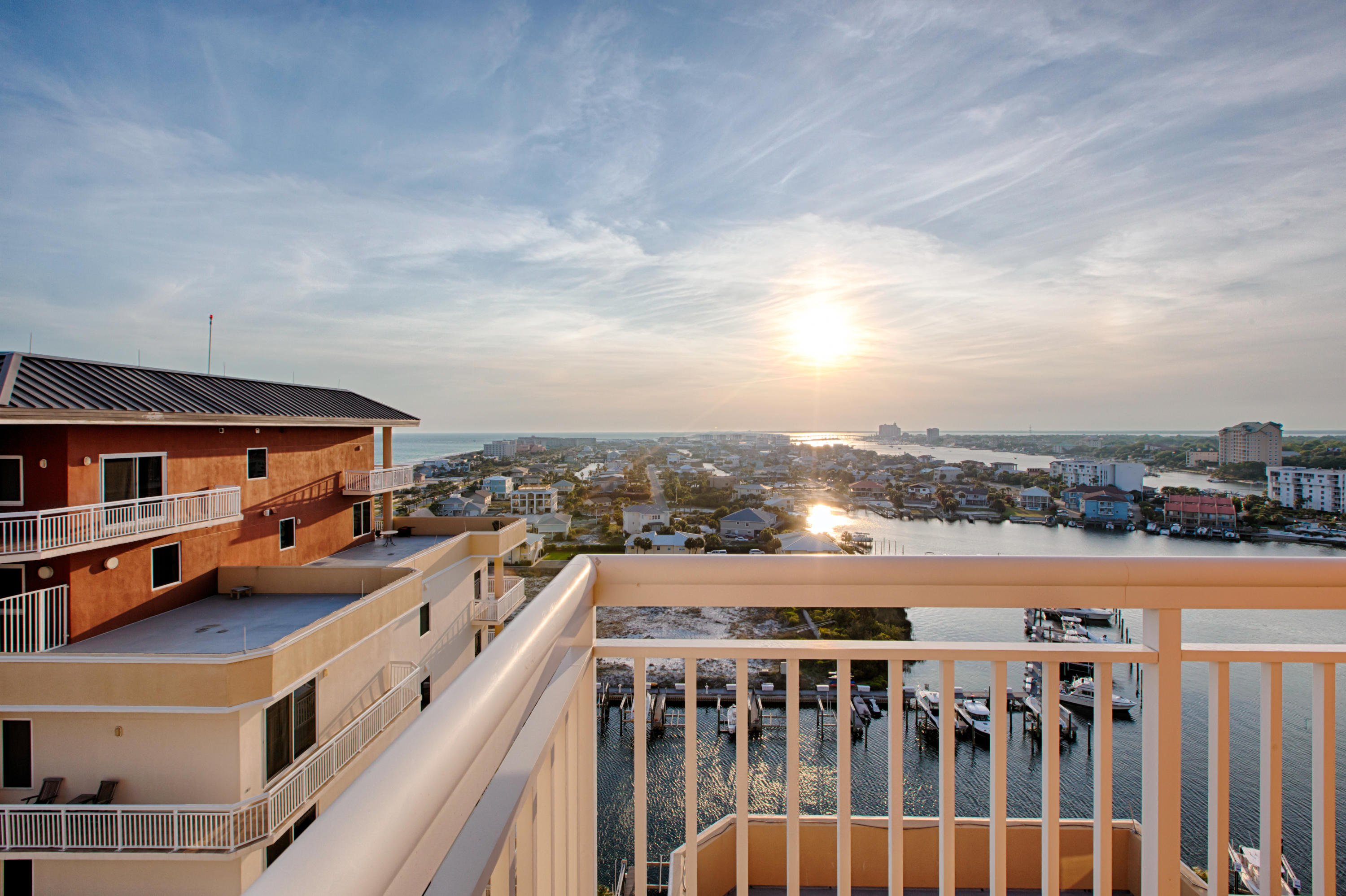 HARBOR LANDING - Residential