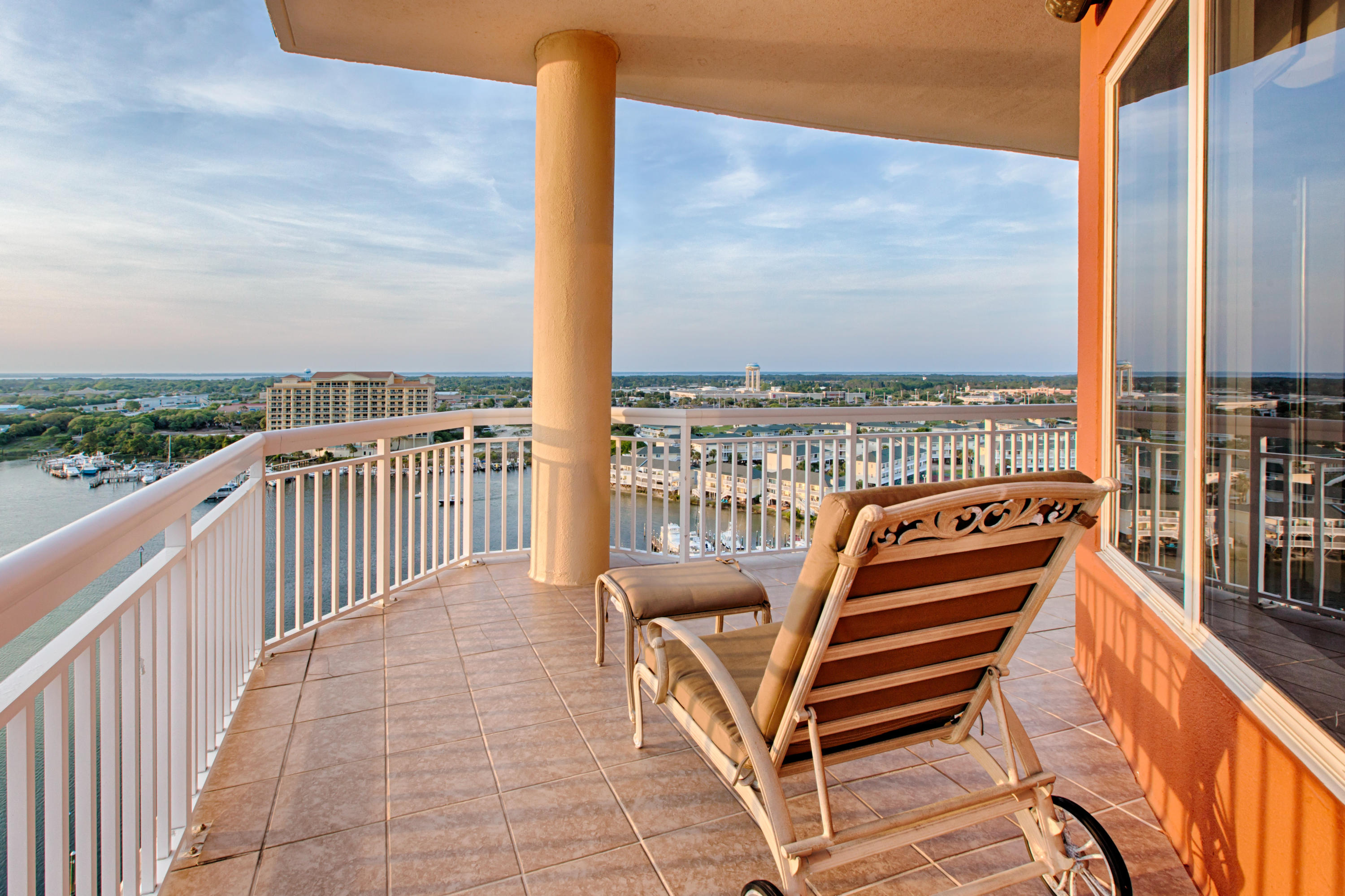 HARBOR LANDING - Residential