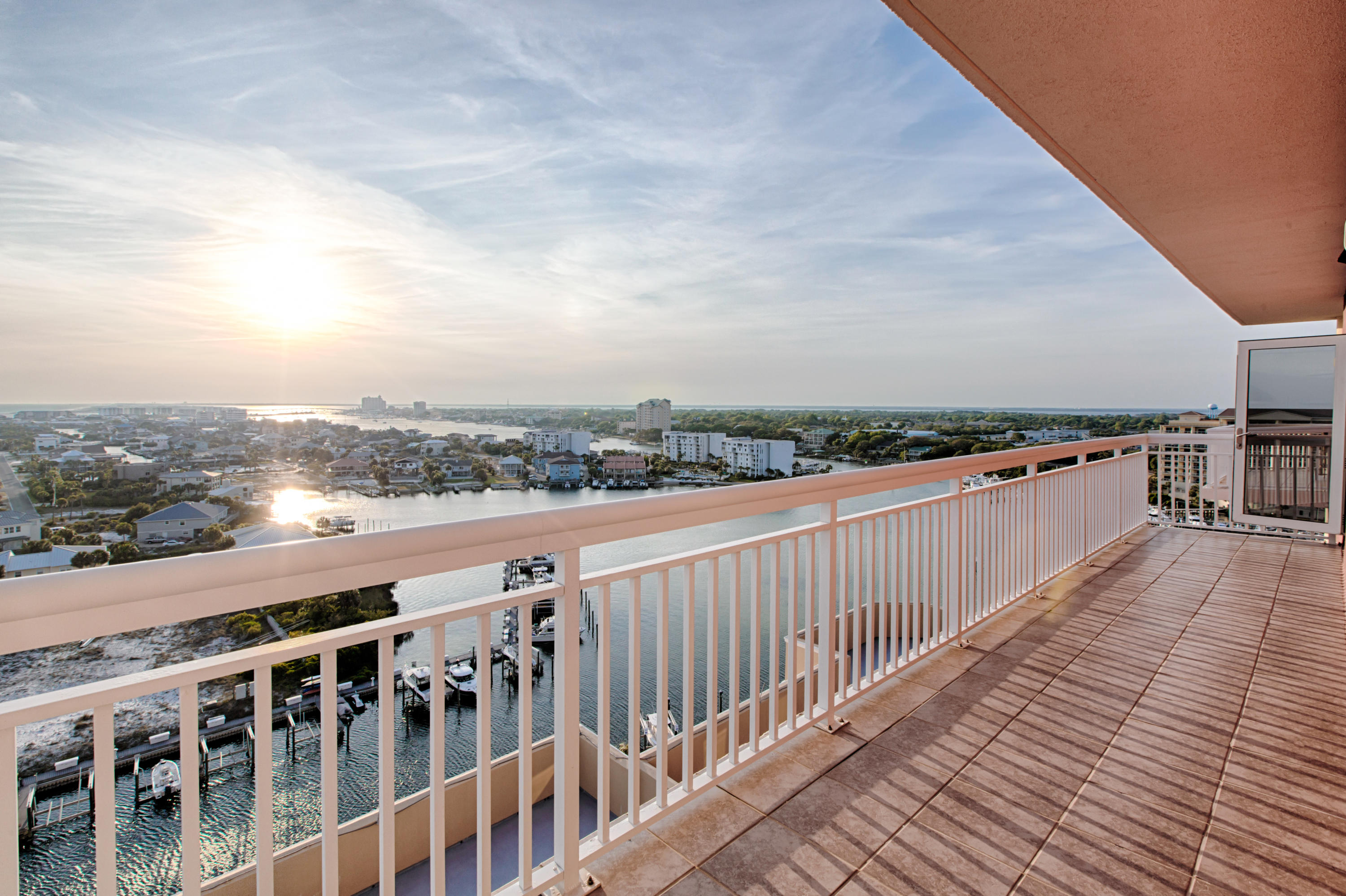 HARBOR LANDING - Residential