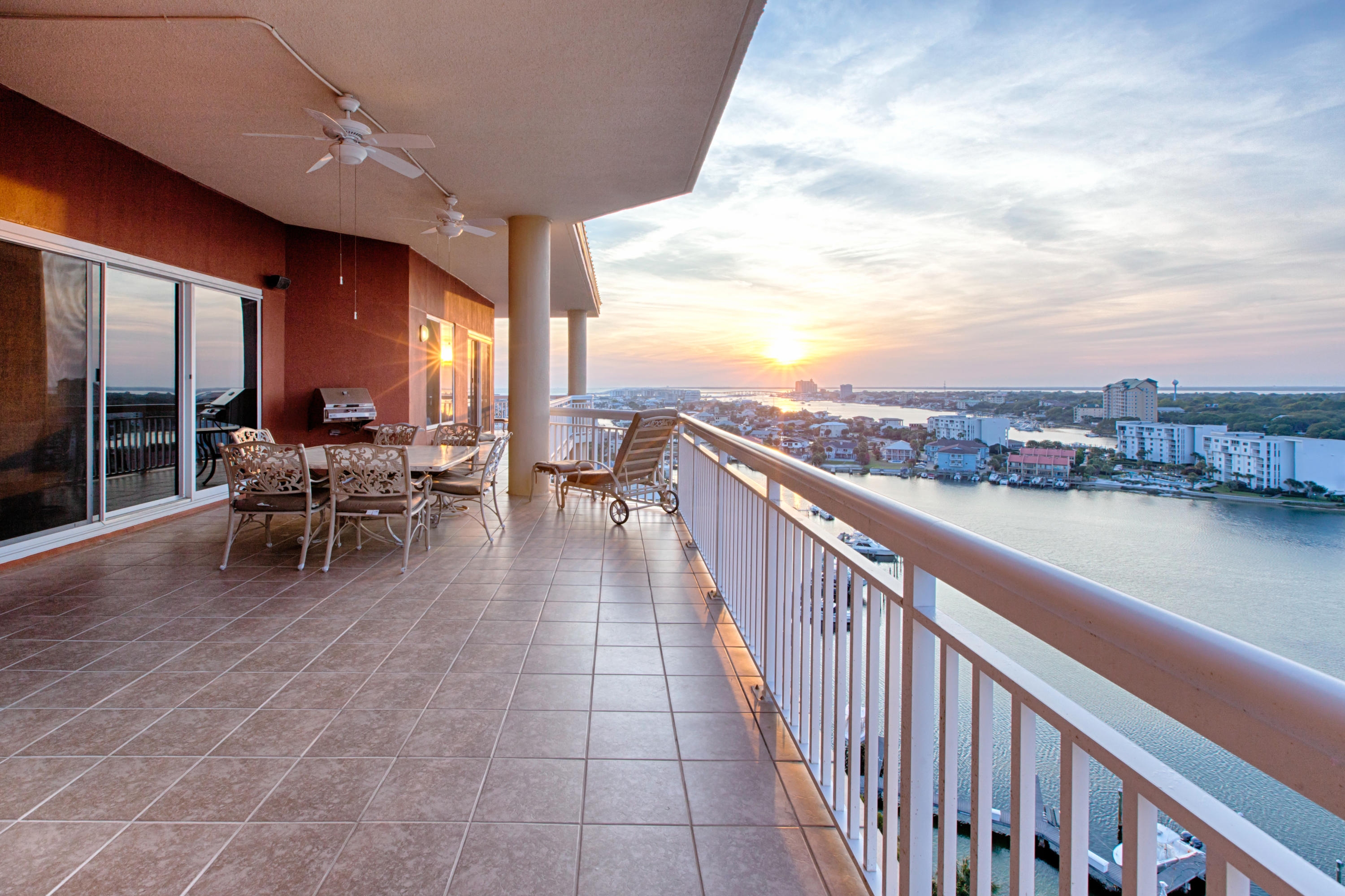 HARBOR LANDING - Residential