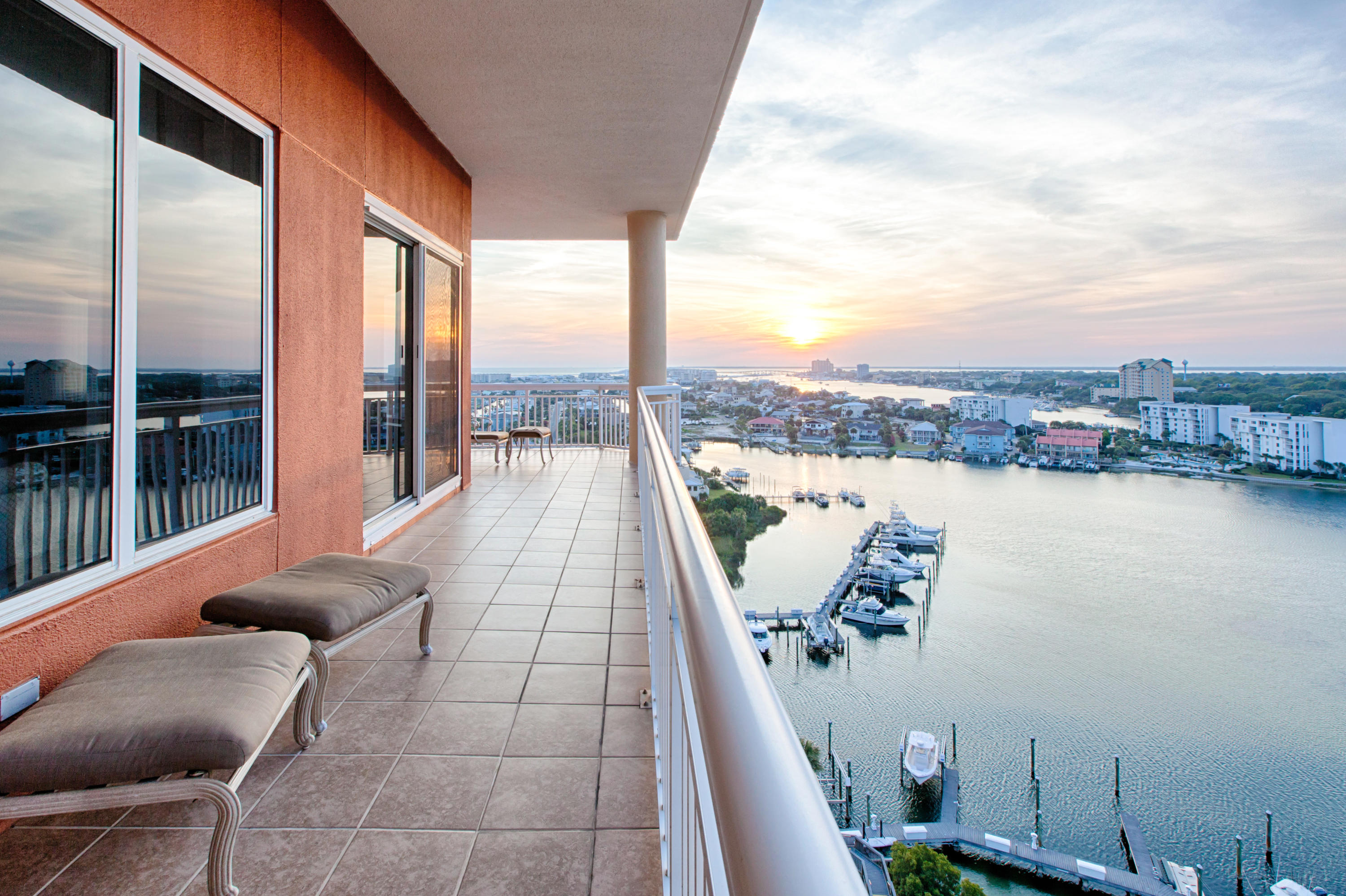 HARBOR LANDING - Residential