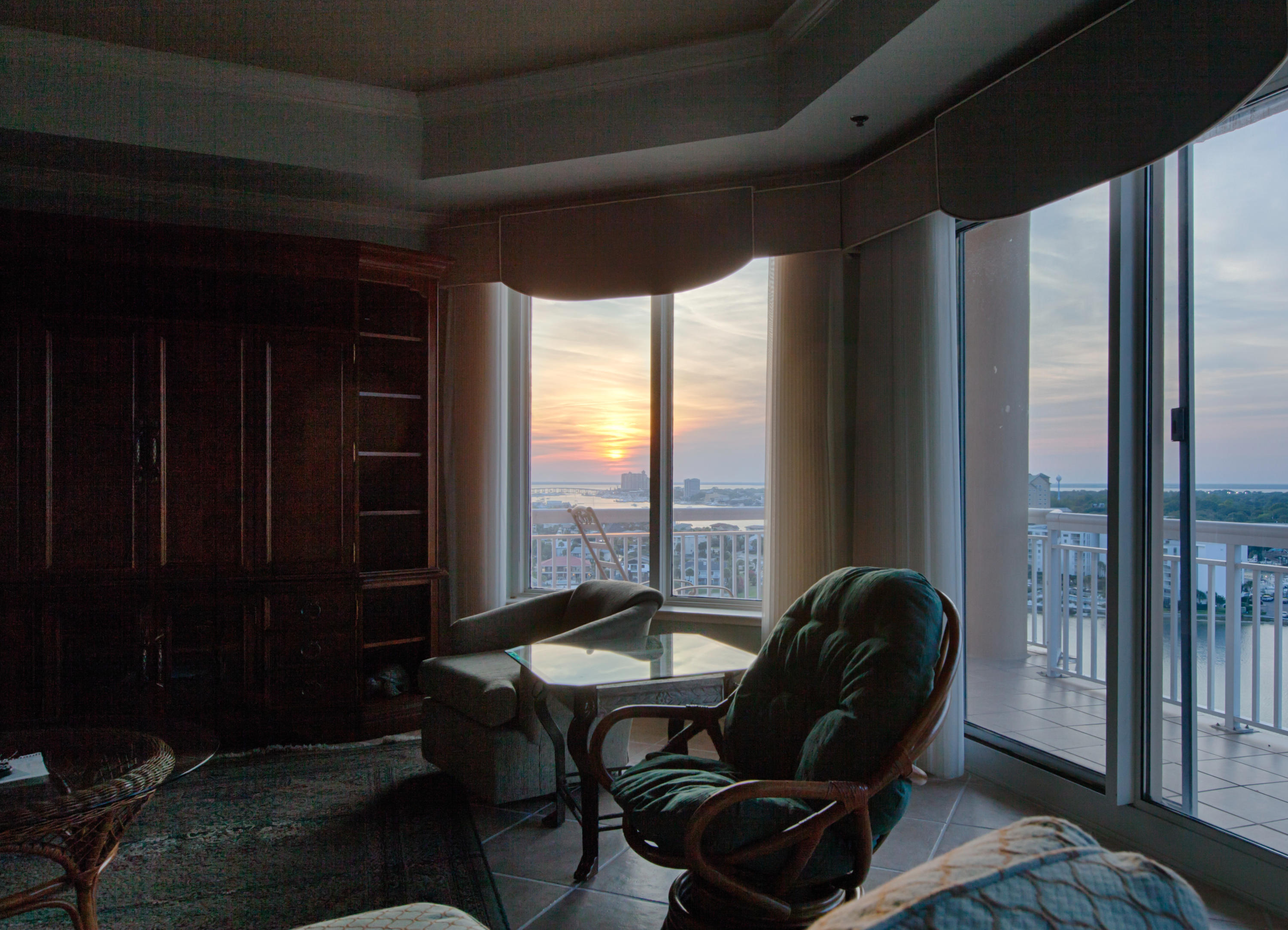 HARBOR LANDING - Residential