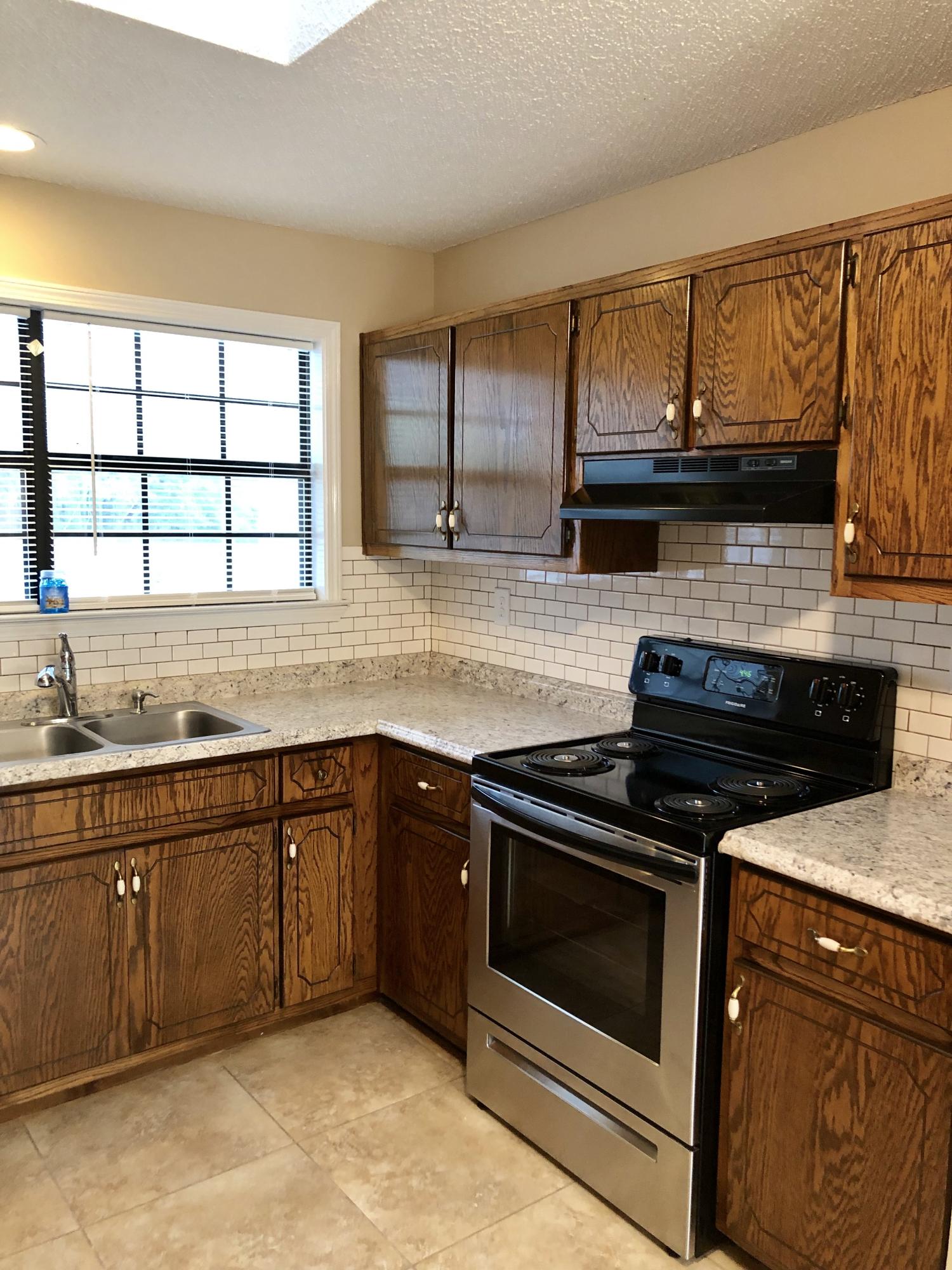 BEACONS BEND SOUTH LOT 1 BLK B - Residential