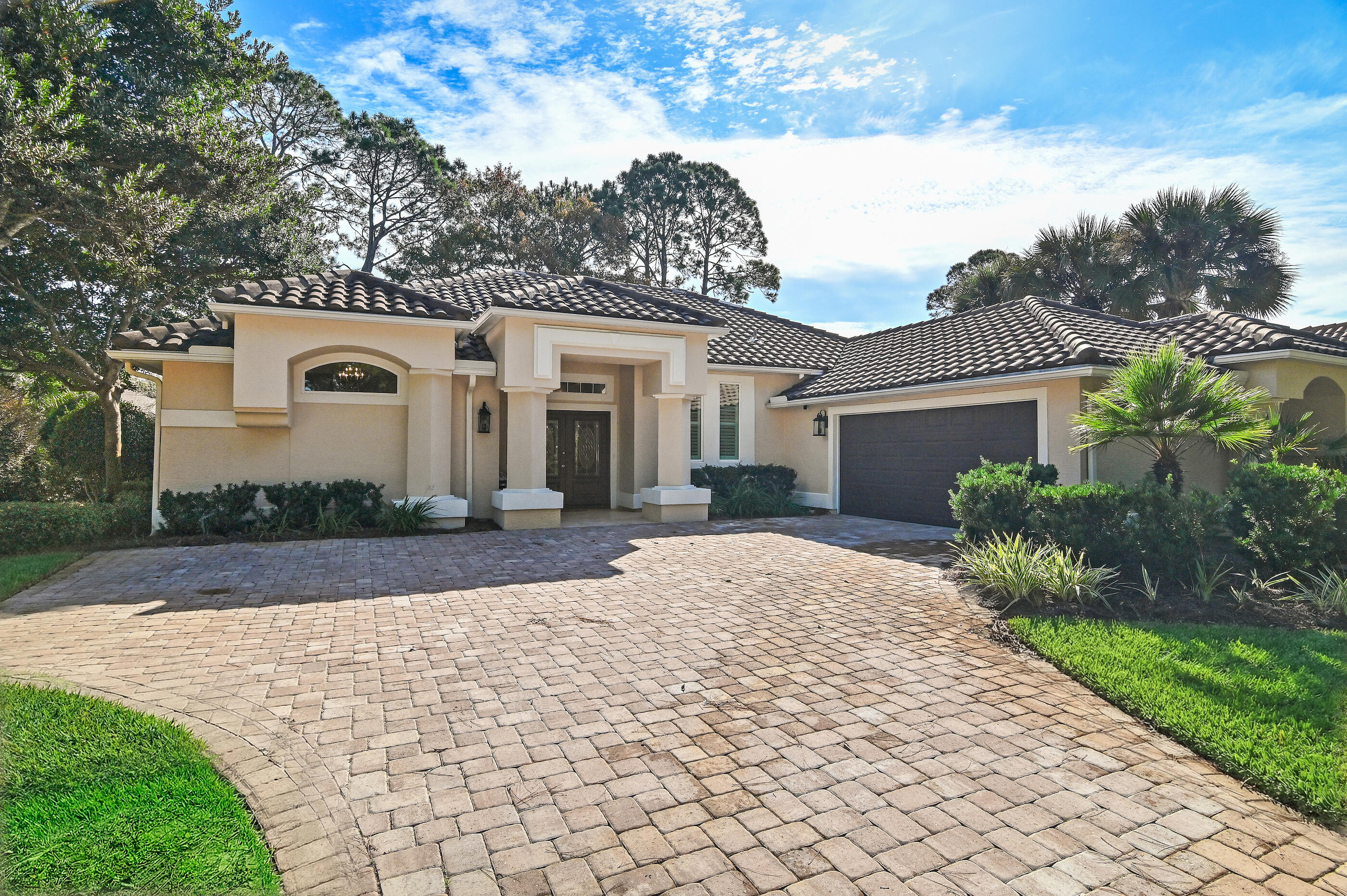 BAYTOWNE AVE EAST - Residential